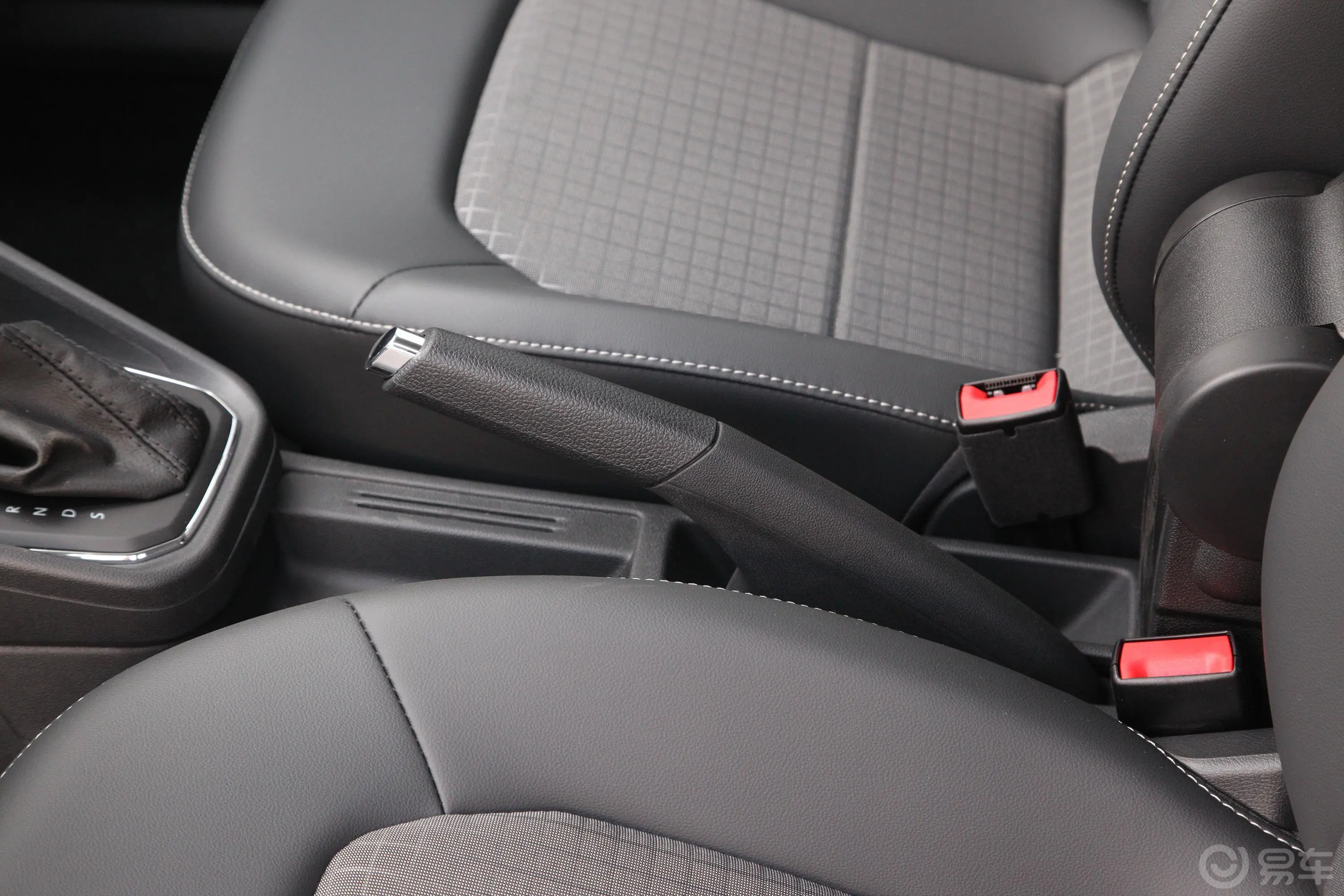桑塔纳1.5L 自动 舒适版驻车制动