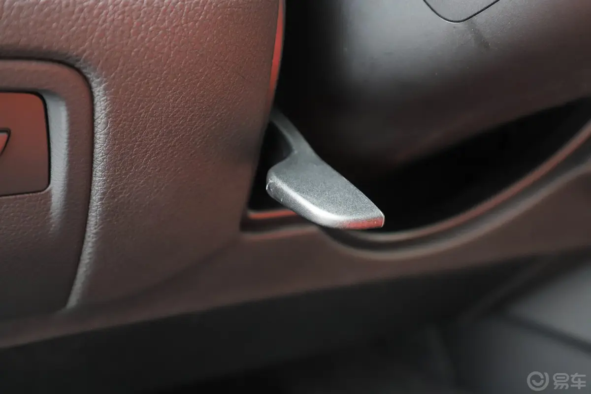 宝马3系GT330i xDrive M运动版方向盘调节
