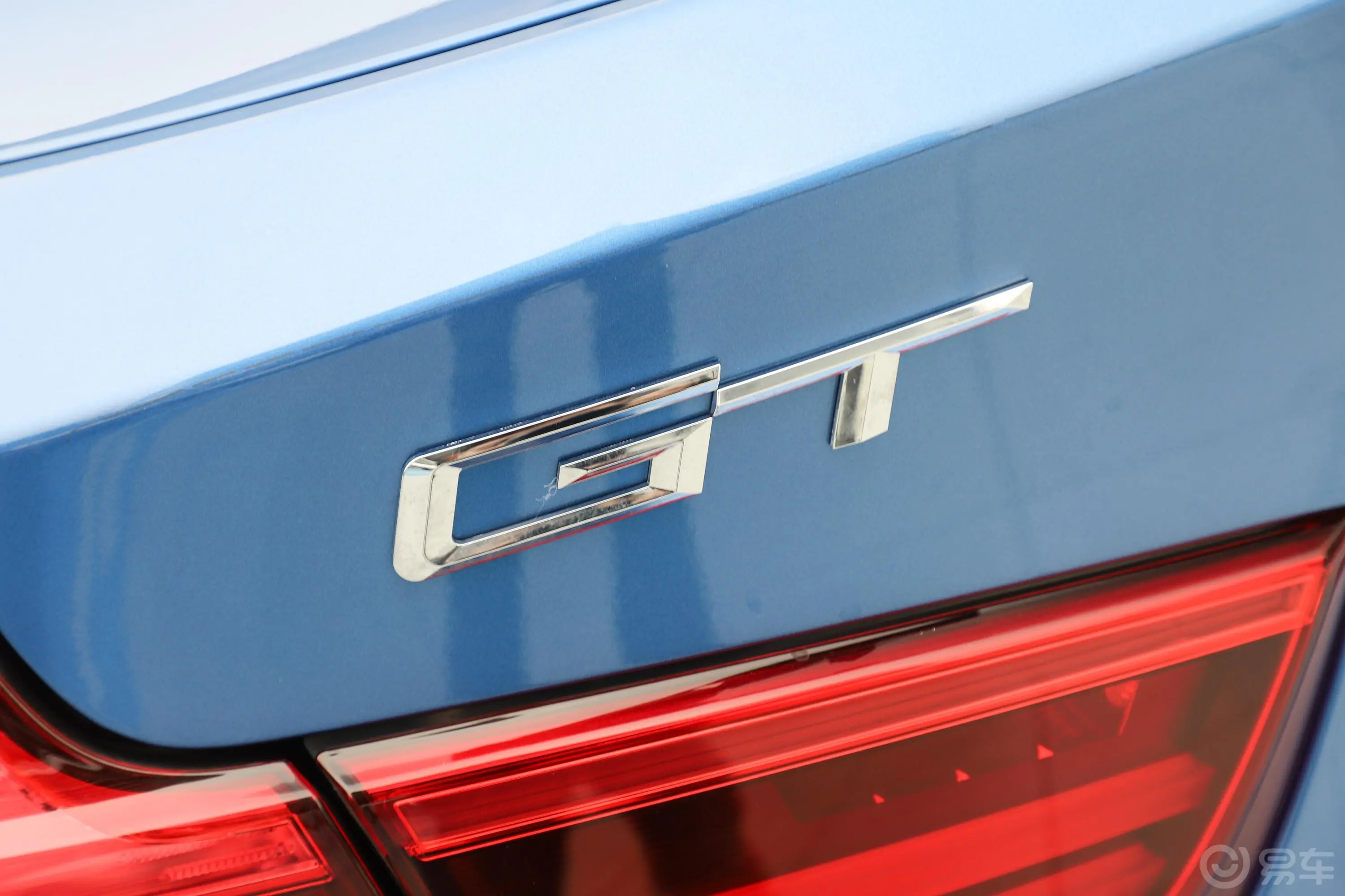 宝马3系GT330i xDrive M运动版外观