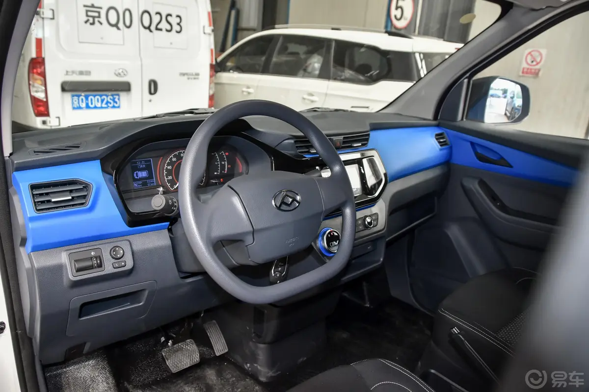 大通EV30短轴 智联版 上汽时代电池 35kWh车窗调节整体