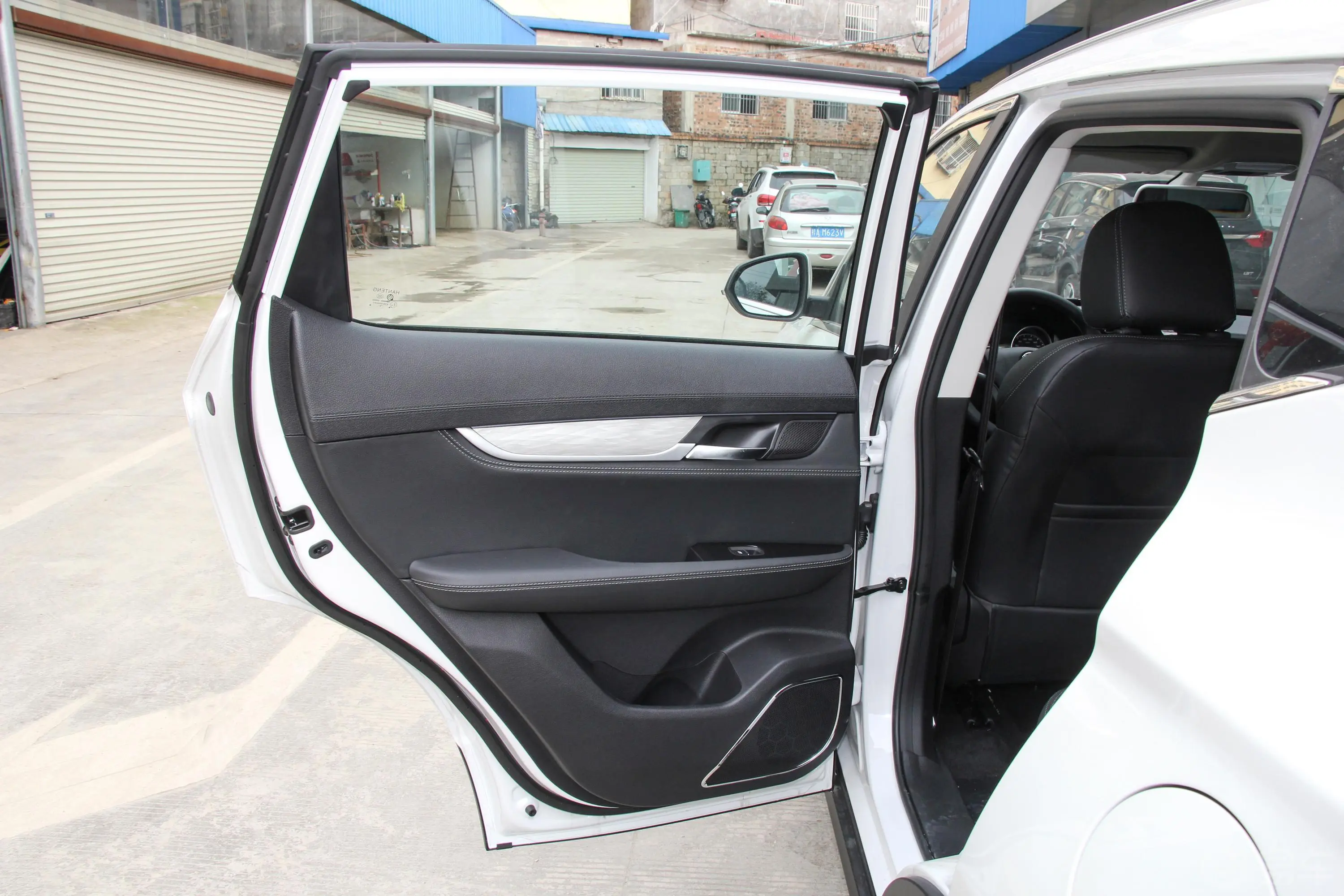 汉腾X51.5L 手动 舒适版 国V驾驶员侧后车门