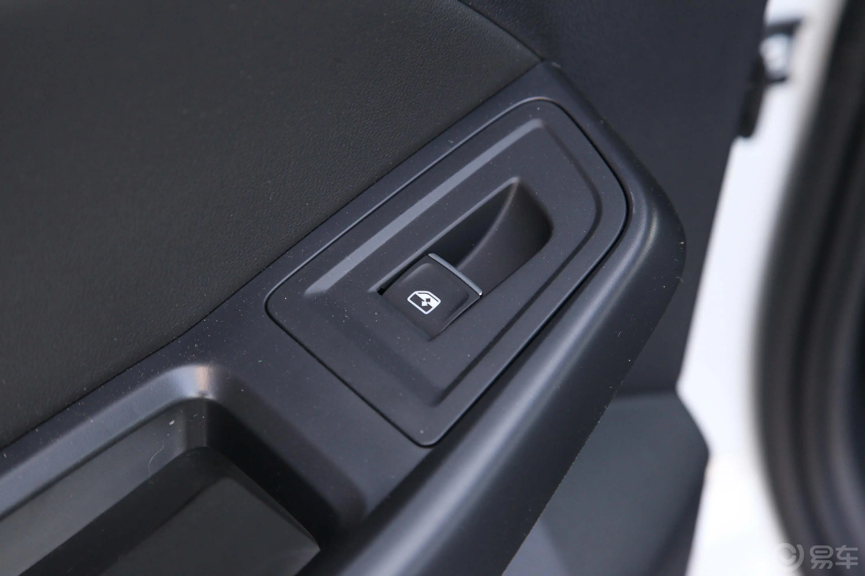 宝来改款 1.5L 手自一体 舒适型 国V后车窗调节