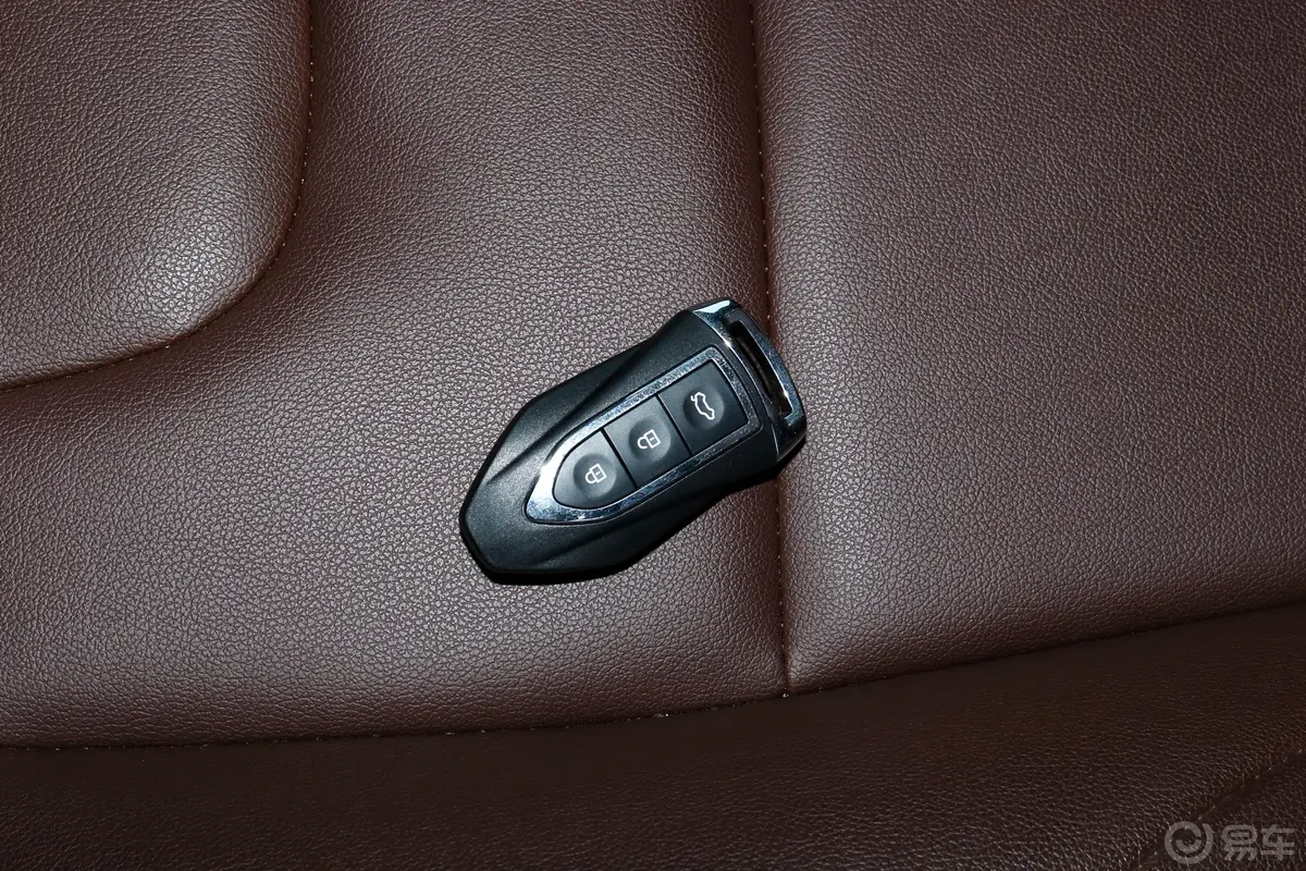 君马S701.5T 手自一体 舒适版钥匙正面