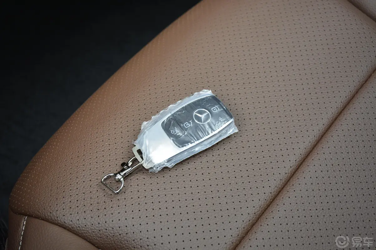 奔驰E级改款 E 300 L 时尚版 运动轿车钥匙正面