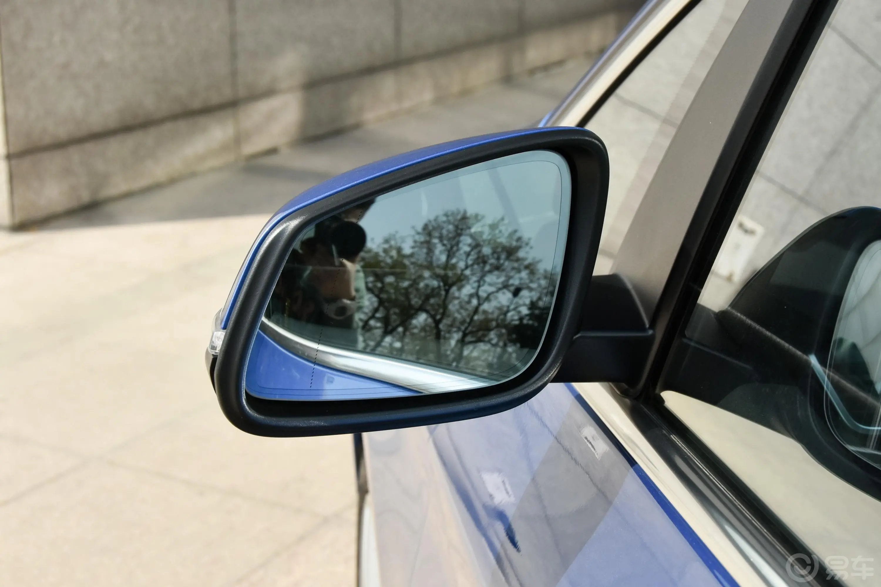 宝马2系多功能旅行车220i 尊享版运动套装后视镜镜面