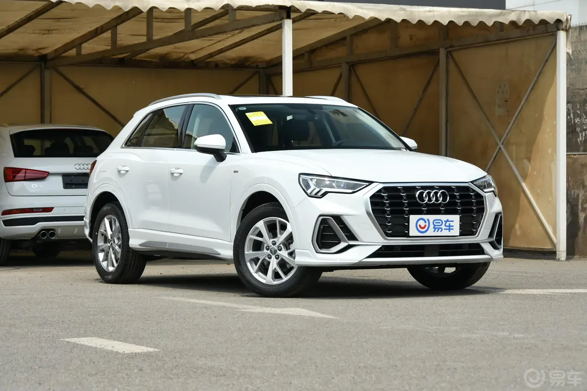 奥迪Q335 TFSI 进取动感版外观