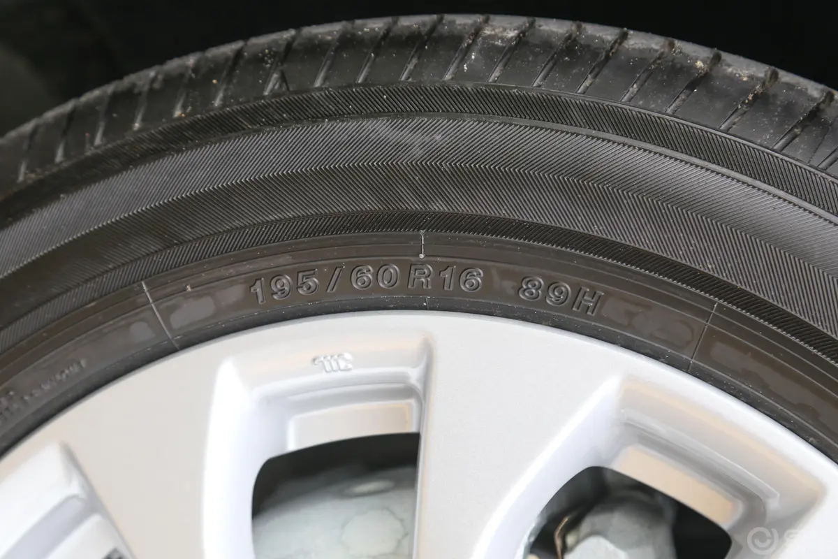 轩逸1.6XV CVT 智联尊享版 国VI外观