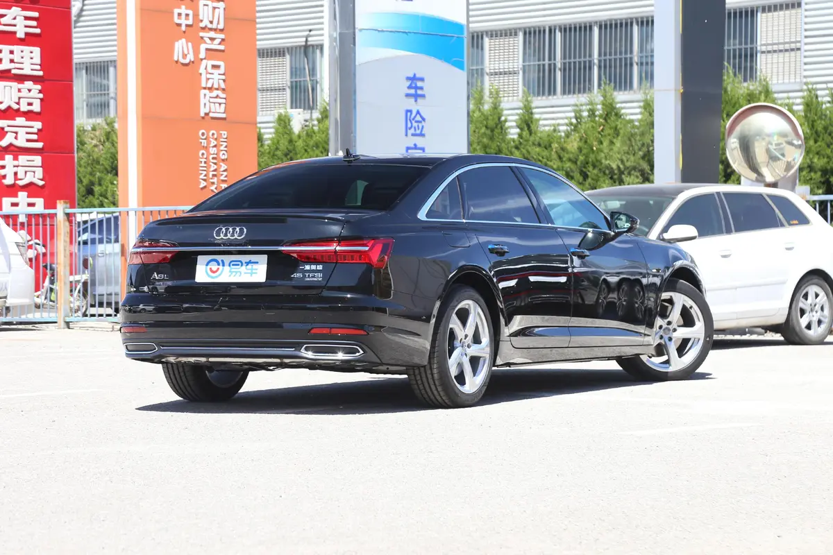 奥迪A6L45 TFSI quattro 尊享致雅版侧后45度车头向右水平