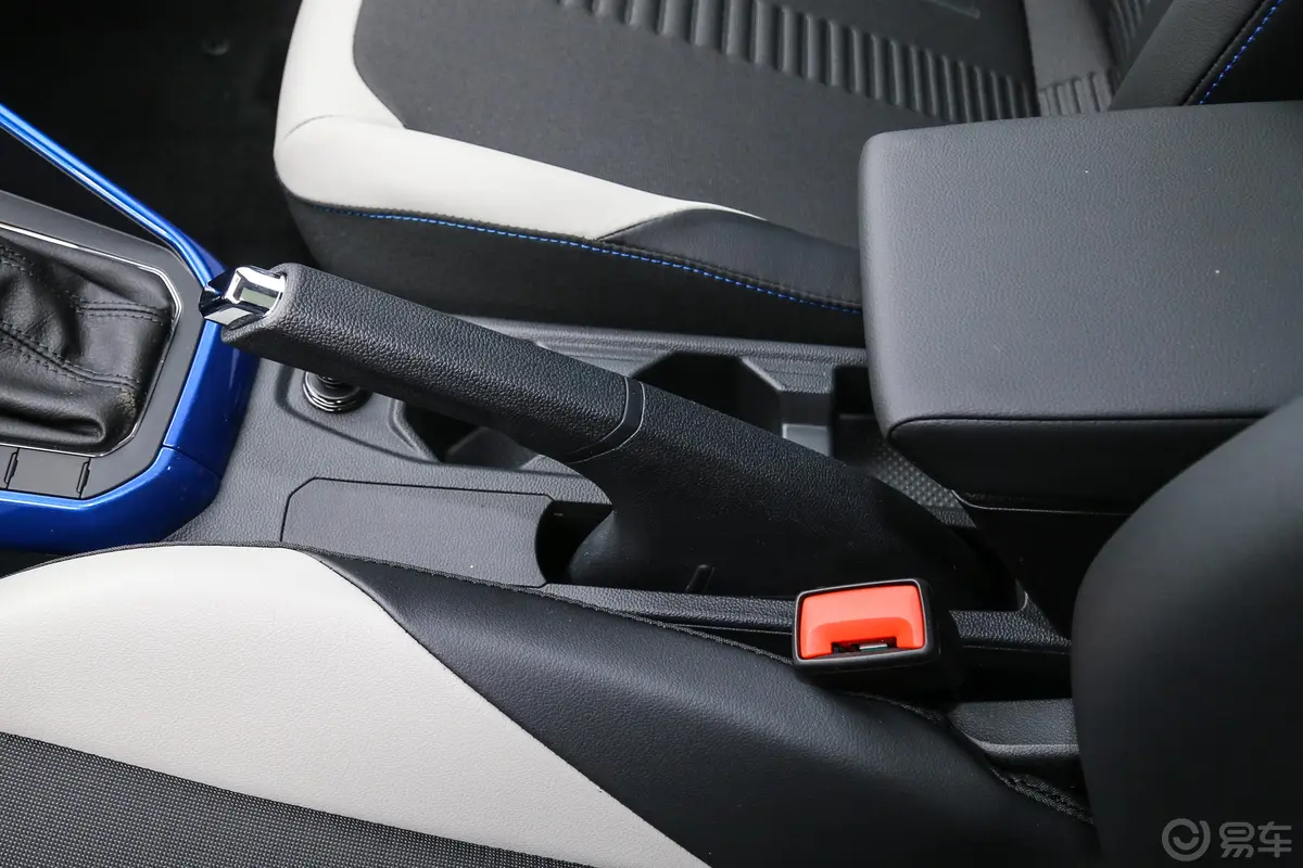 PoloPlus 1.5L 手自一体 炫彩科技版驻车制动