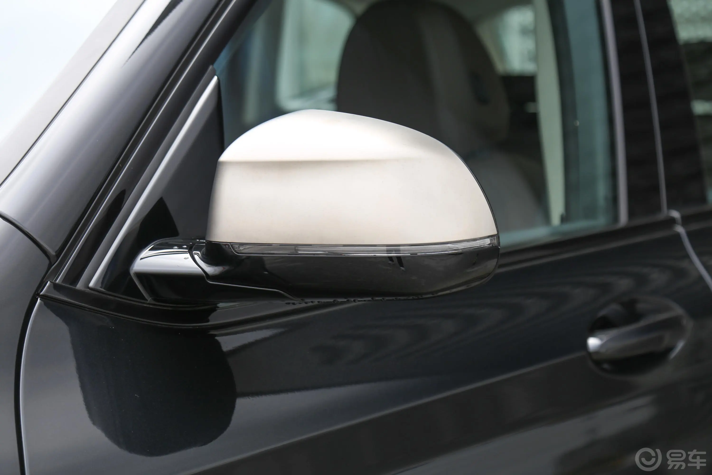宝马X3xDrive 25i M钛金特别版主驾驶后视镜背面