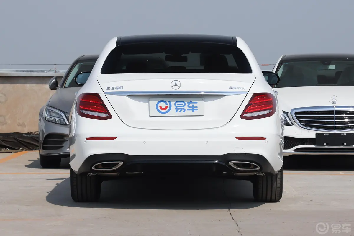 奔驰E级(进口)E 260 4MATIC 运动版正后水平