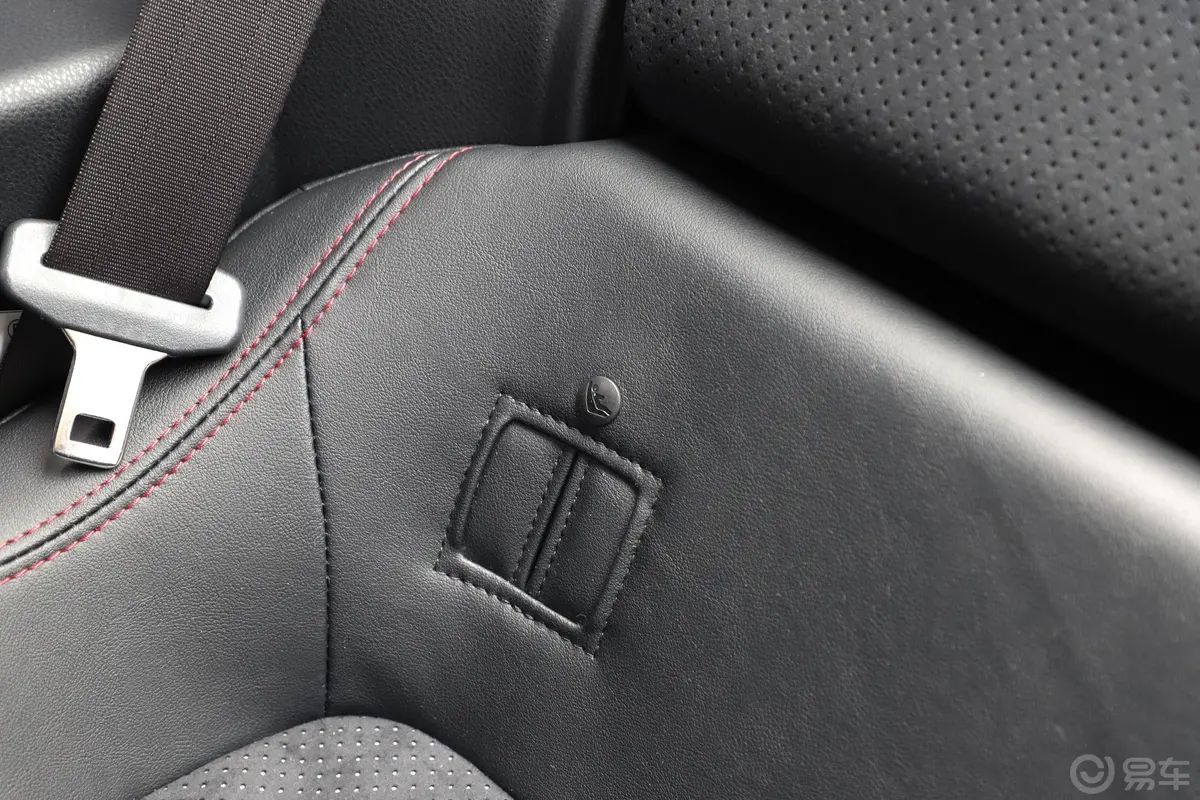 丰田862.0L 手自一体 豪华版儿童座椅接口