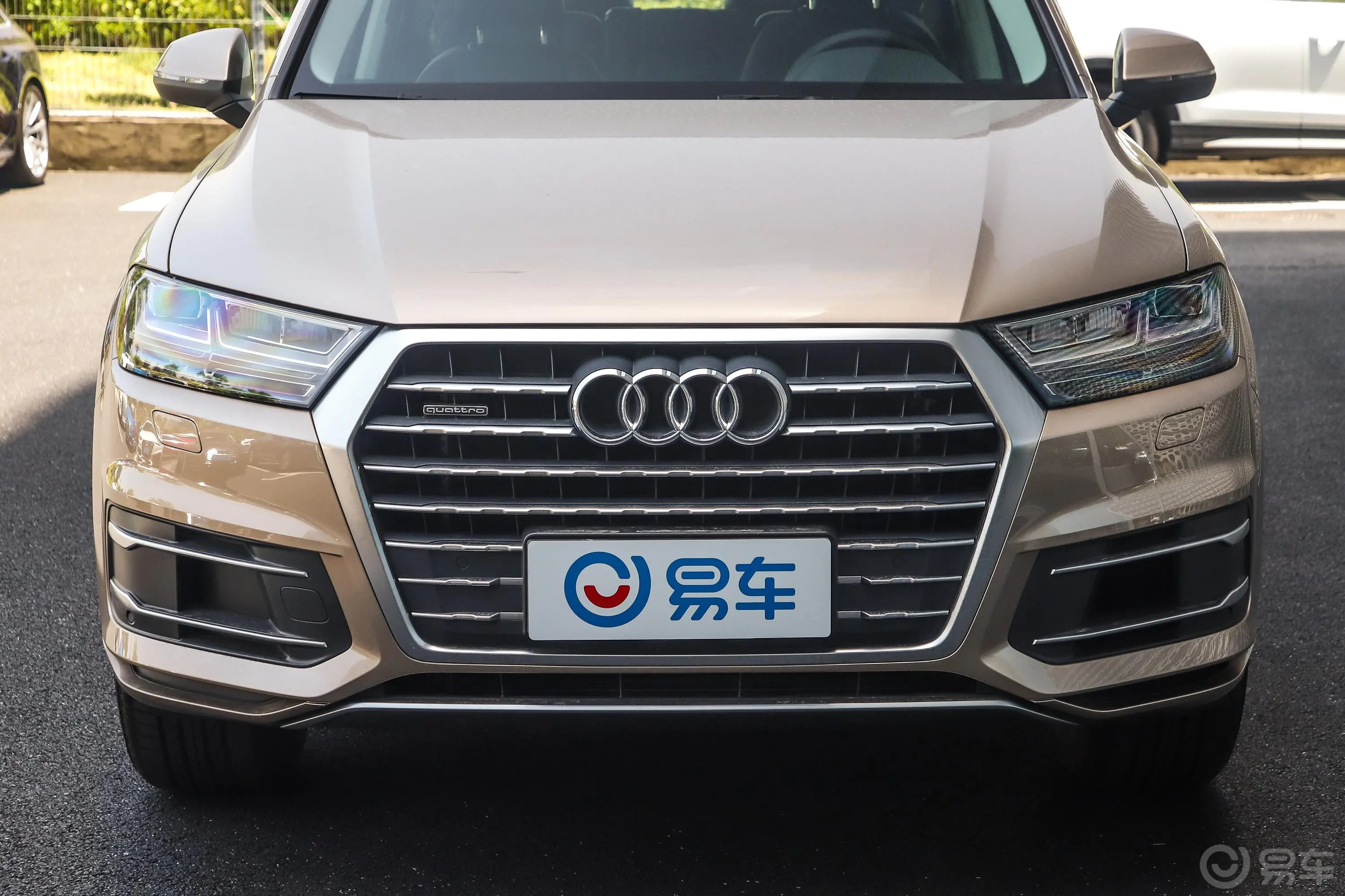 奥迪Q755 TFSI 技术版外观