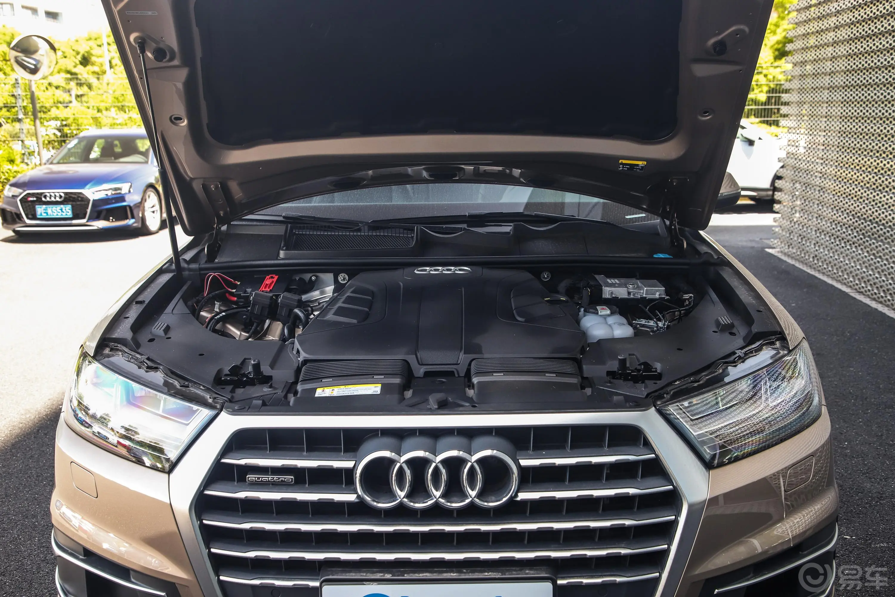 奥迪Q755 TFSI 技术版外观