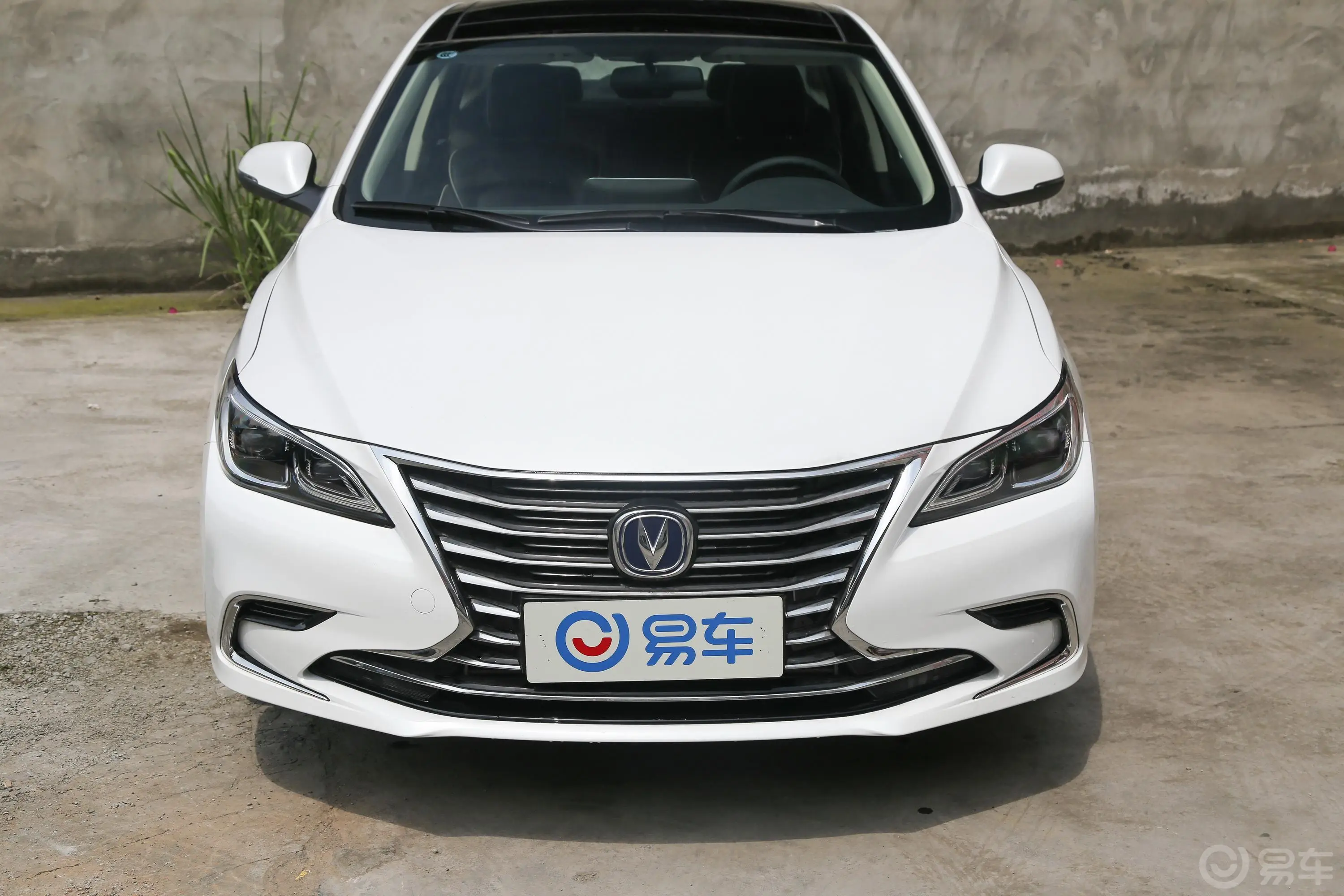 睿骋CC1.5T 手自一体 豪雅型光芒版 国V外观