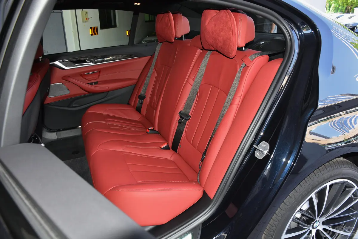 宝马5系改款 530Li 尊享型 M运动套装后排座椅