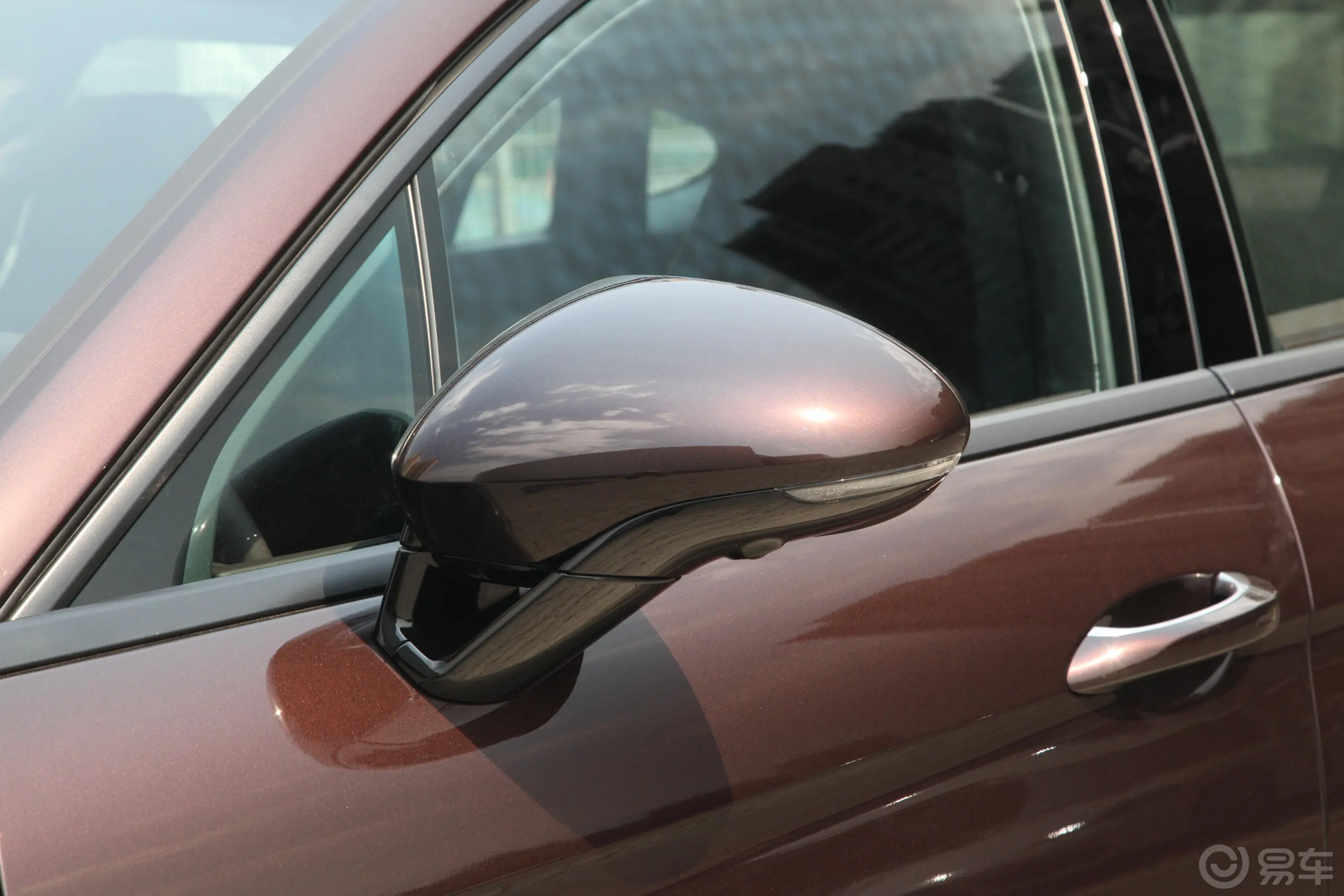 PanameraPanamera 行政加长版 2.9T主驾驶后视镜背面