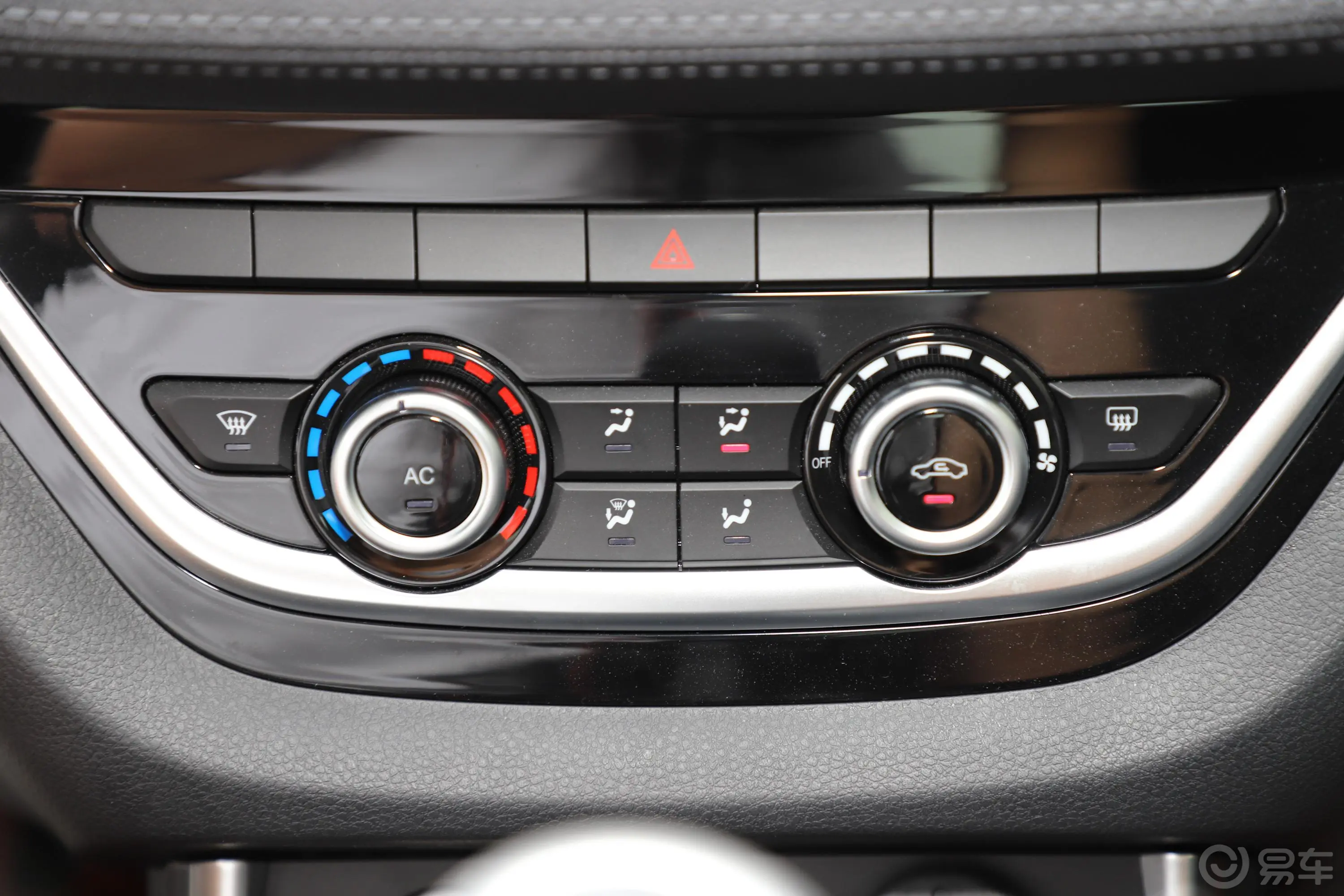 瑞迈S标轴版 2.5T 手动 四驱 豪华款 柴油 国V空调
