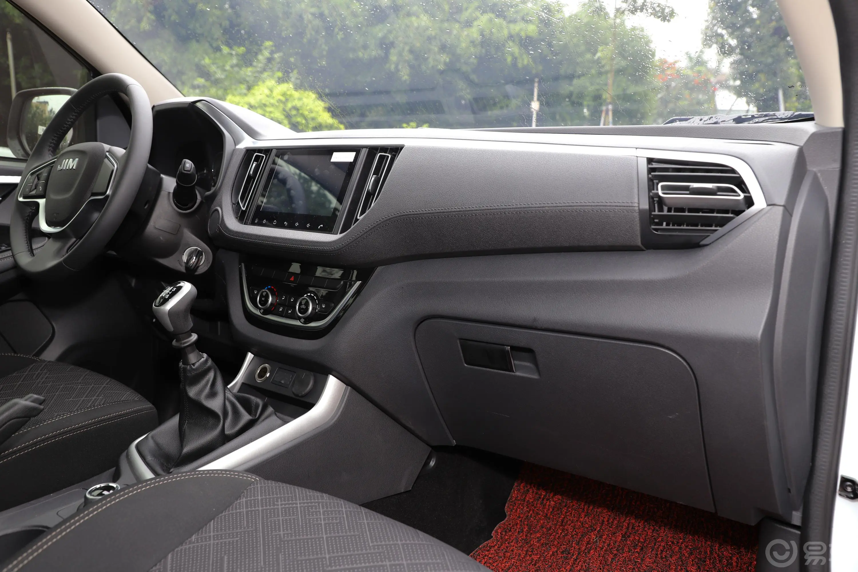 瑞迈S标轴版 2.5T 手动 四驱 豪华款 柴油 国V内饰全景副驾驶员方向