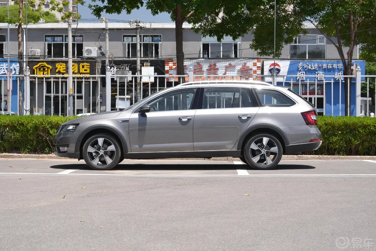 明锐旅行车 TSI280 双离合 旗舰版 国V正侧车头向左水平