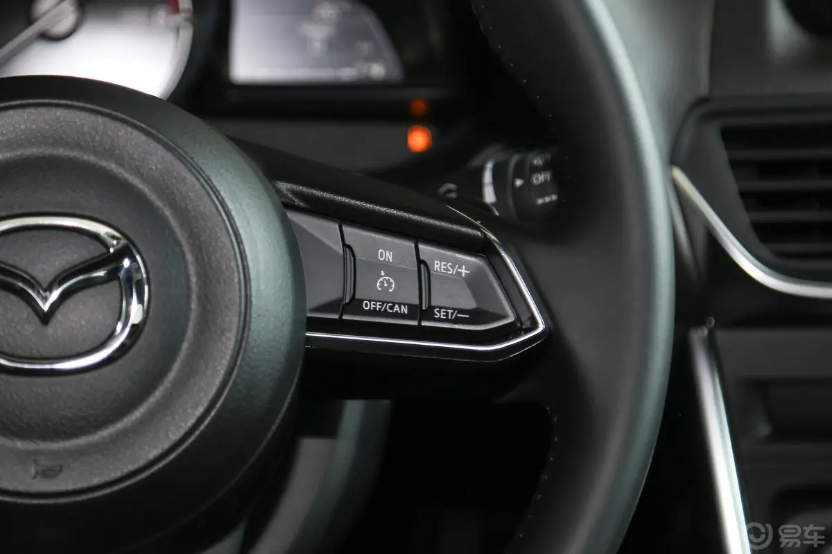 马自达CX-42.0L 手自一体 两驱 蓝天领先版 国VI右侧方向盘功能按键
