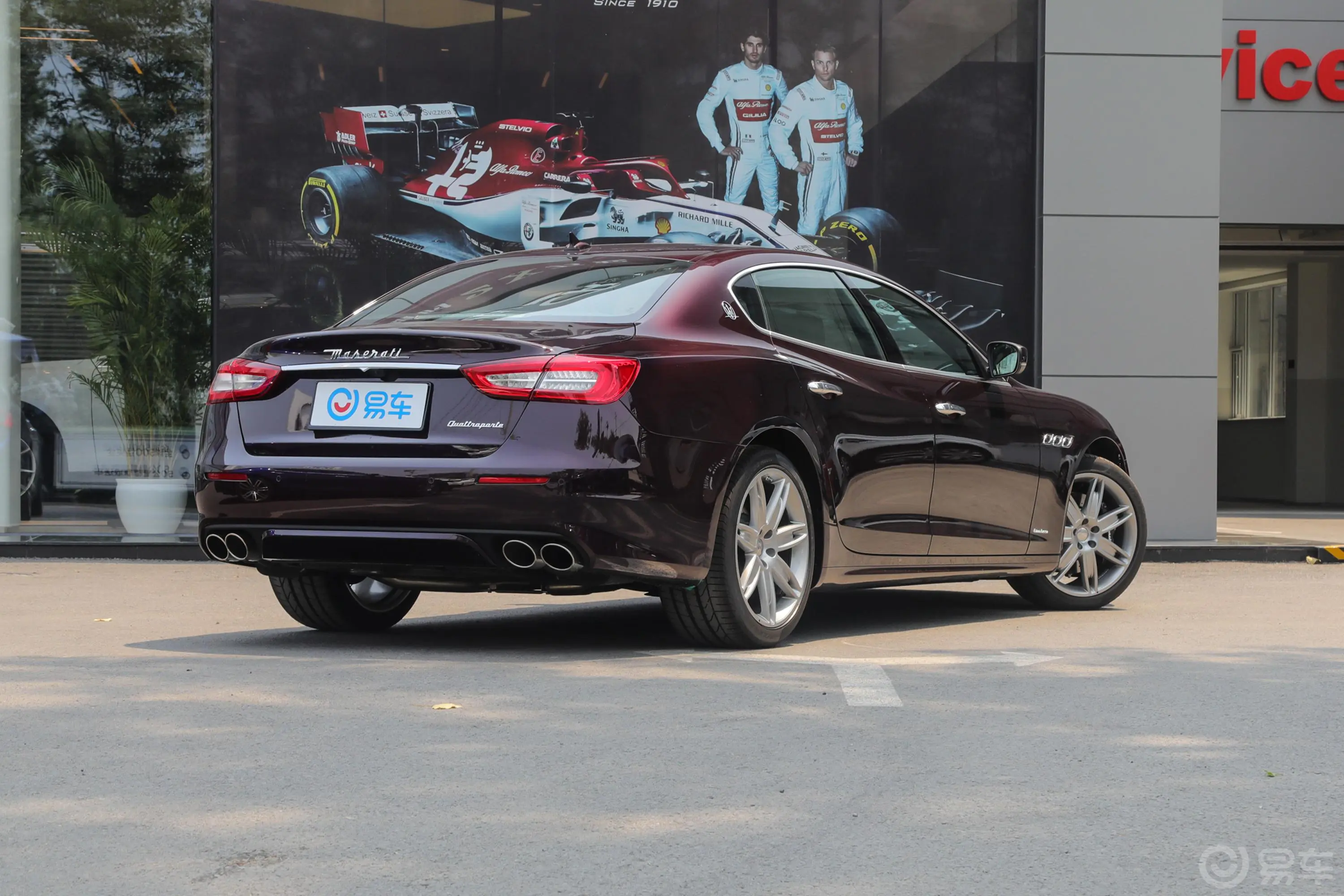 Quattroporte350Hp 豪华版侧后45度车头向右水平