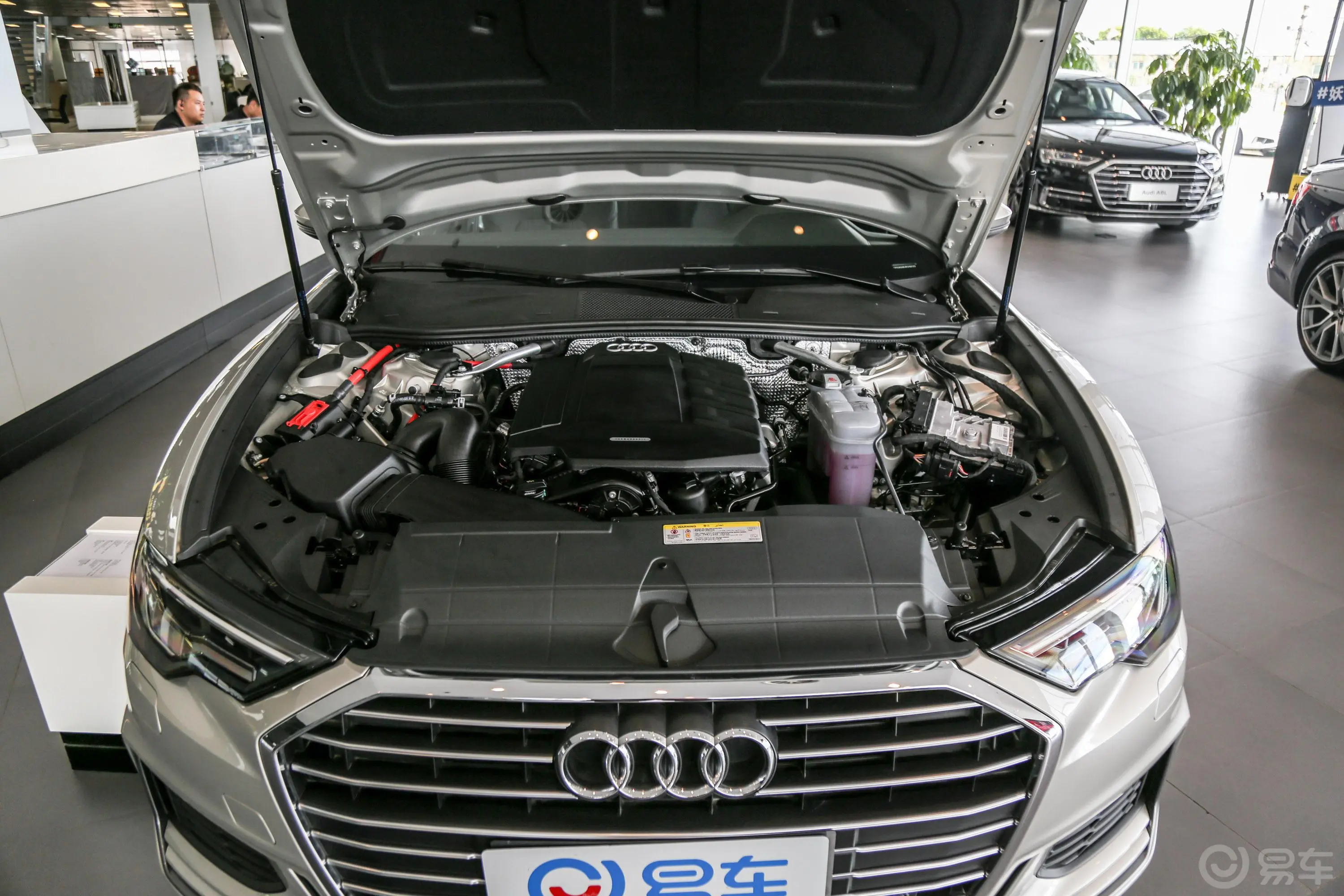 奥迪A6L45 TFSI 臻选动感版外观