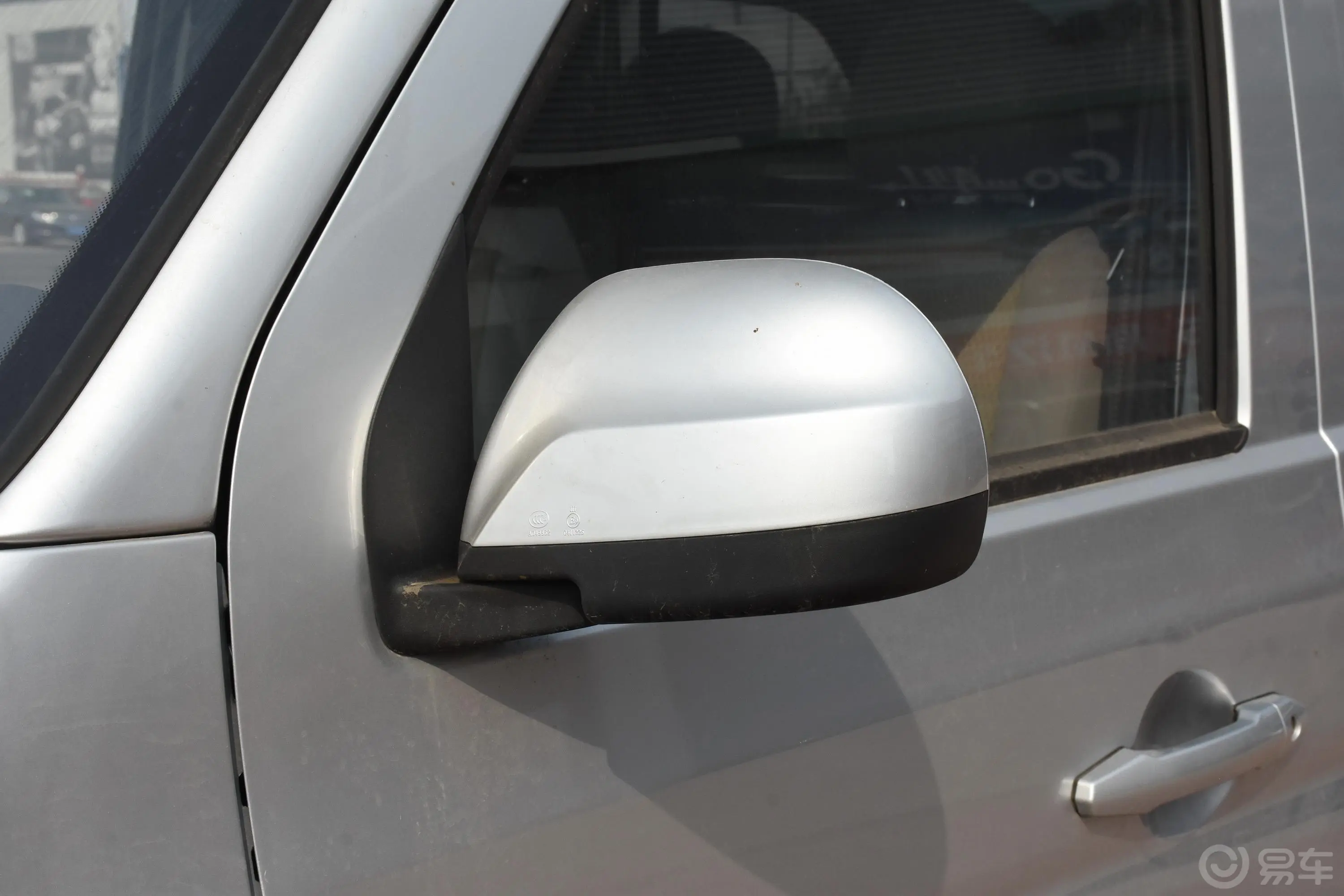 金杯小海狮X301.5L 手动 厢货舒适版 国V CNG主驾驶后视镜背面