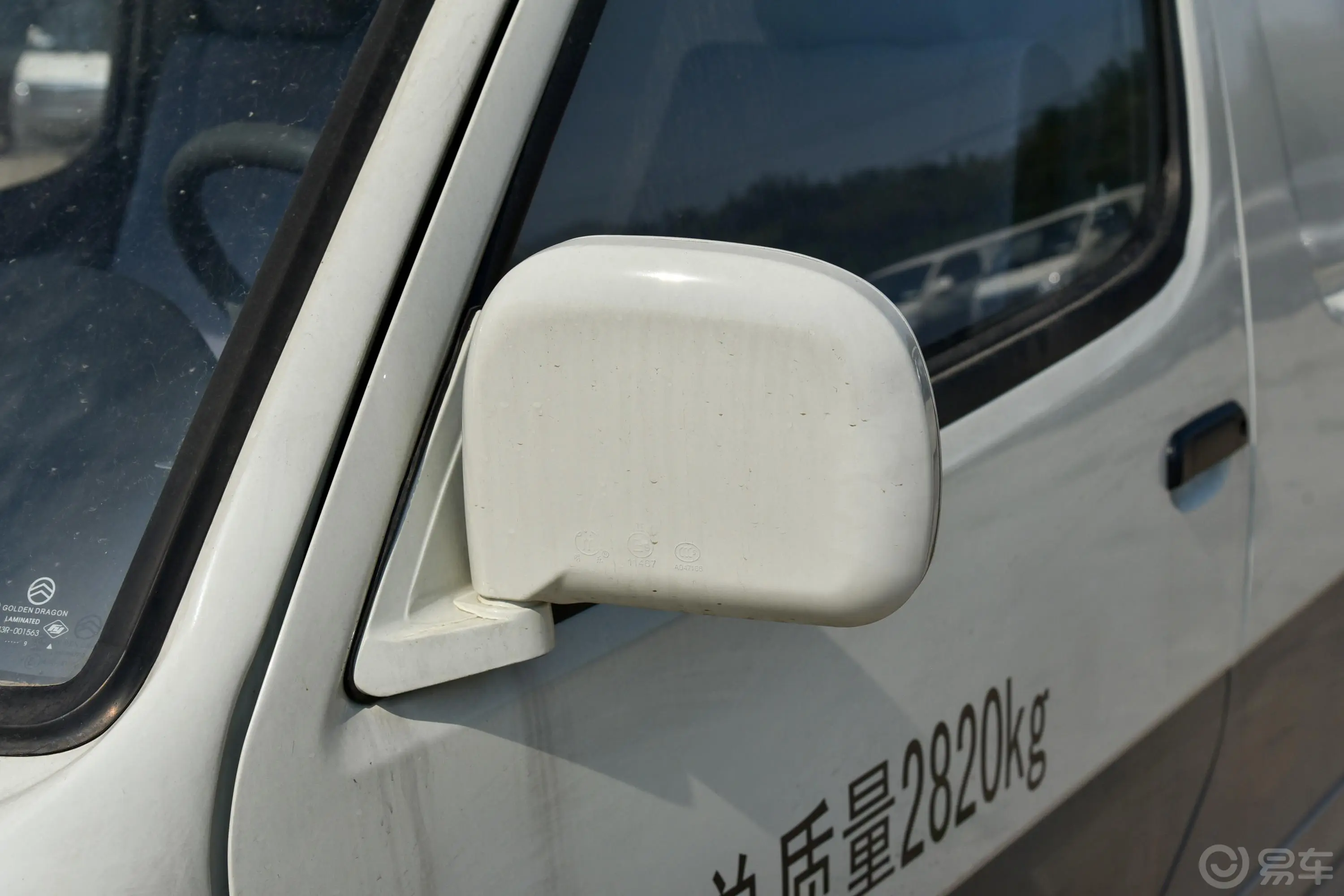 金旅海狮厢货 2.0L XC4G20主驾驶后视镜背面