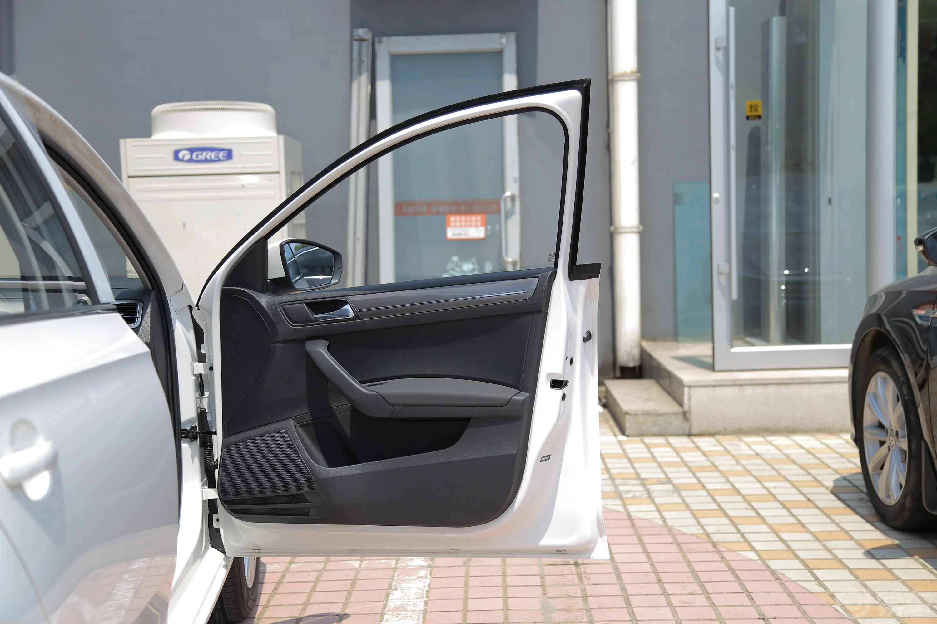 桑塔纳1.5L 自动 舒适版 国VI副驾驶员车门