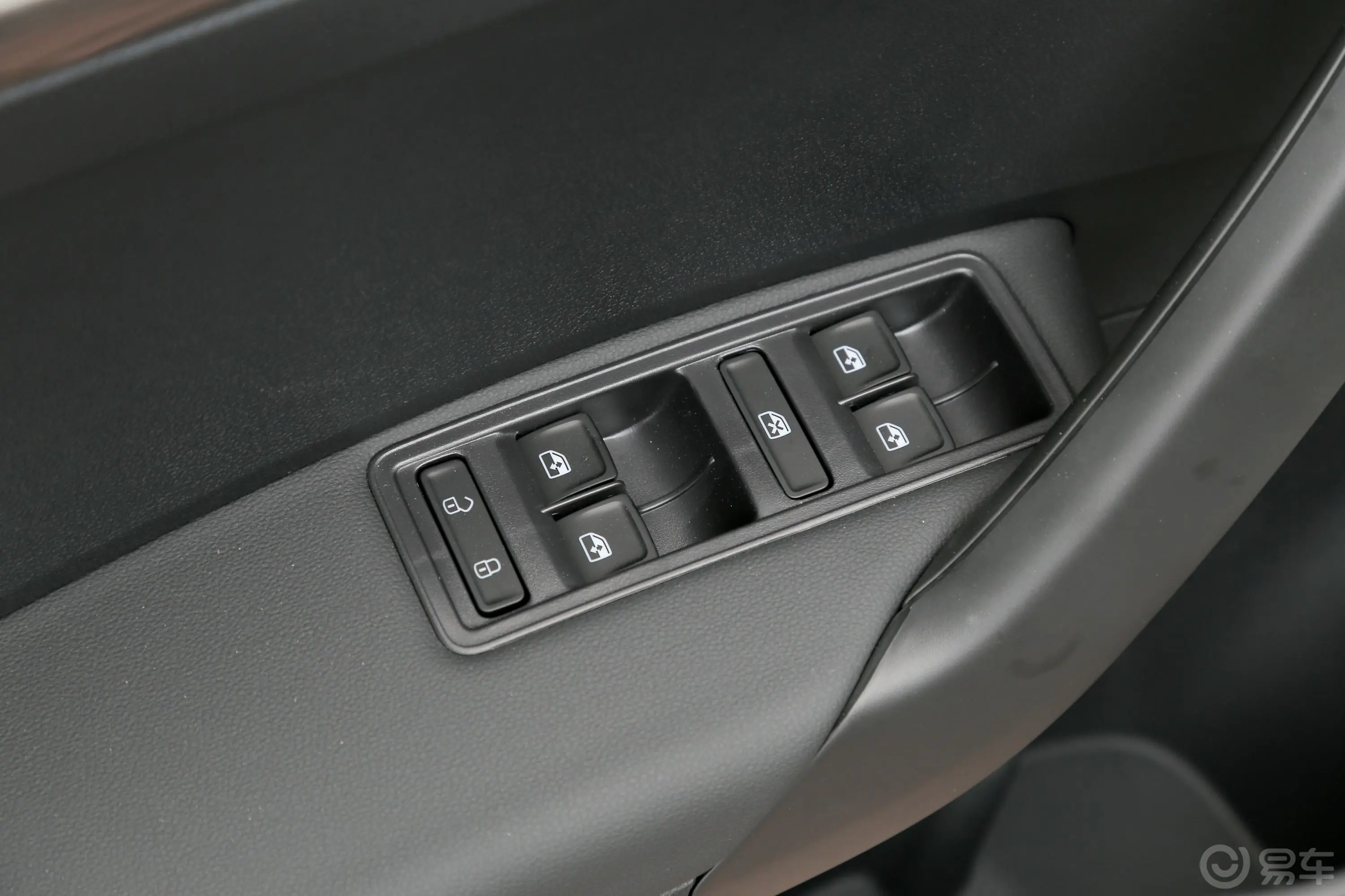 桑塔纳1.5L 自动 舒适版 国VI车窗调节整体