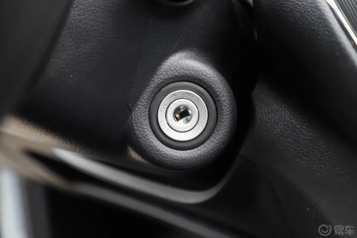 欧诺S欧诺S 1.5L 手动 厢式运输车 国V钥匙孔或一键启动按键