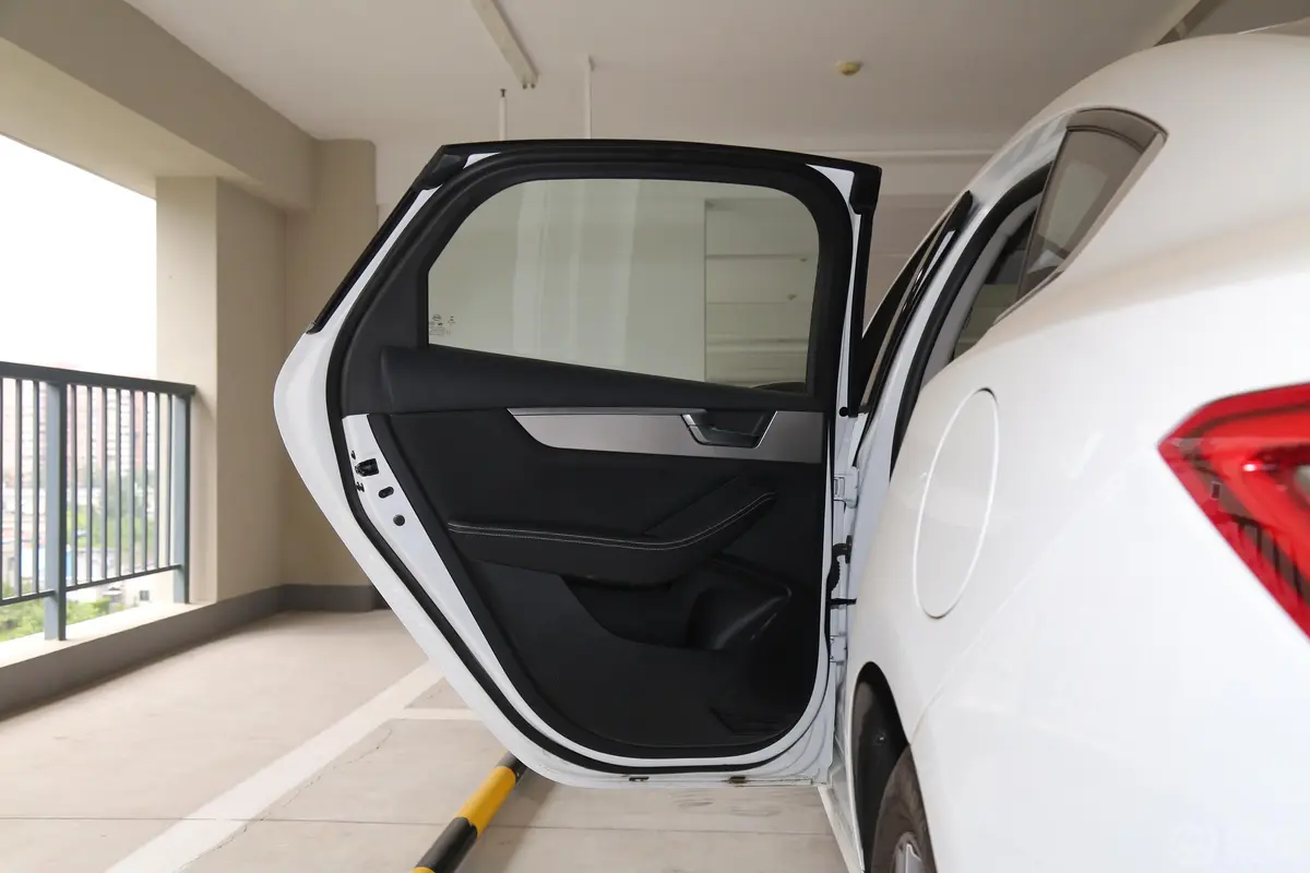 秦Pro超能版 1.5TI 手动 智联锋动版 国VI驾驶员侧后车门