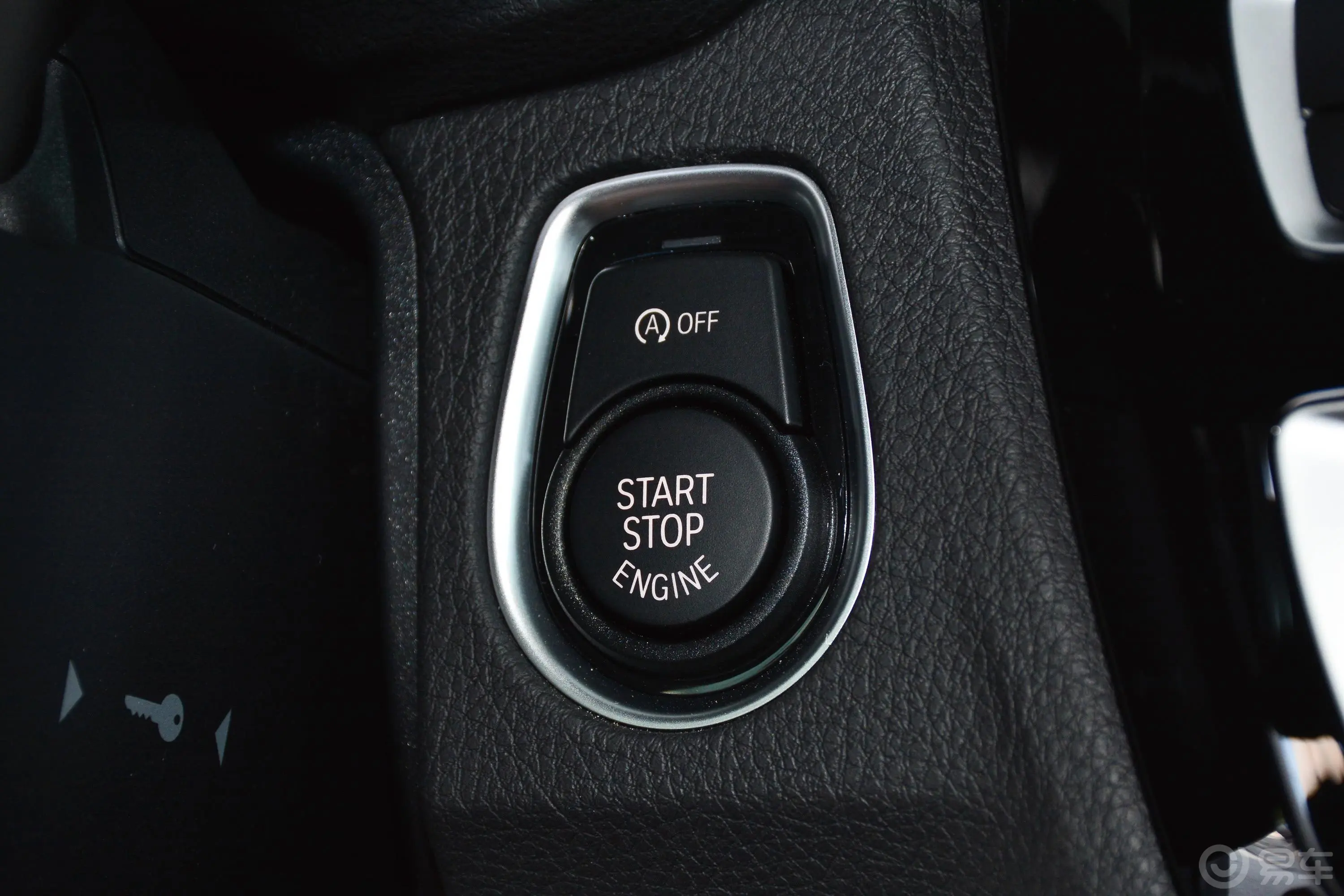 宝马3系GT320i M运动曜夜版钥匙孔或一键启动按键