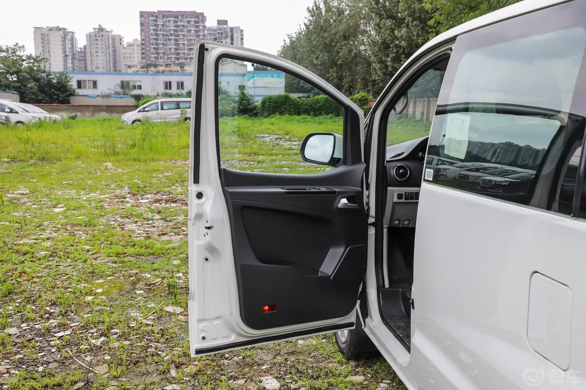瑞风M3宜家版 1.8L 豪华型 7座 国VI驾驶员侧前车门