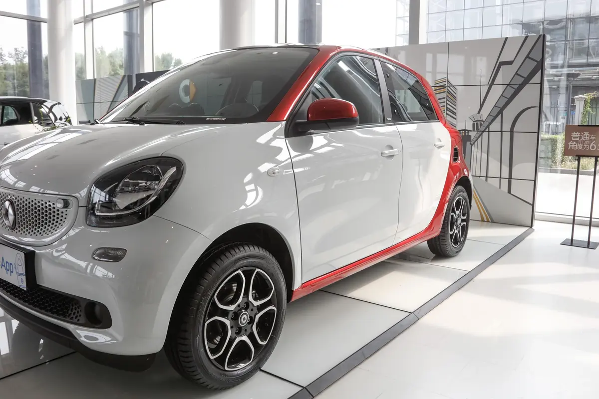 smart forfour1.0L 52千瓦激情版外观