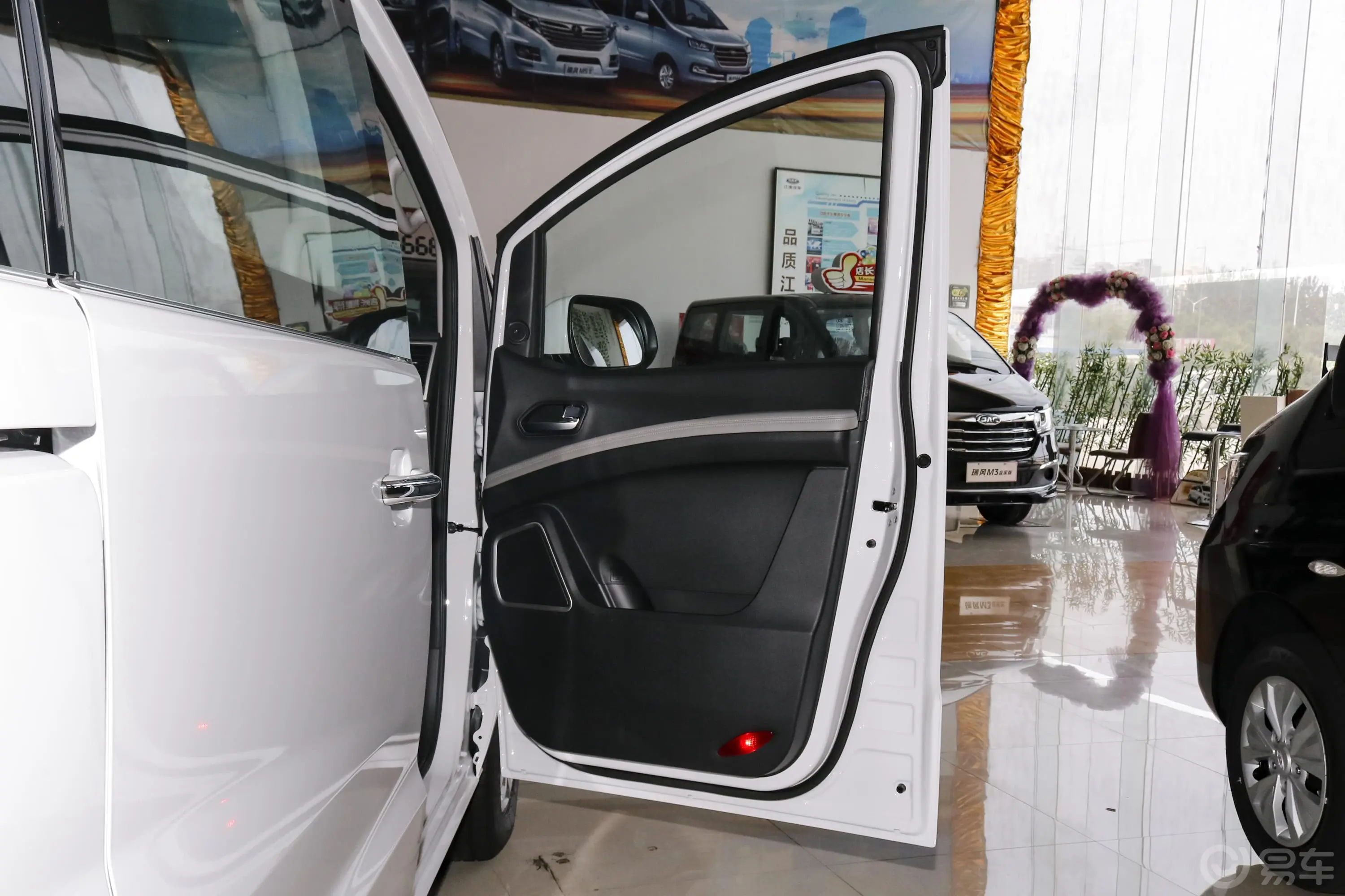 瑞风M4商旅系列 2.0L 手动 舒适型 汽油 国VI副驾驶员车门