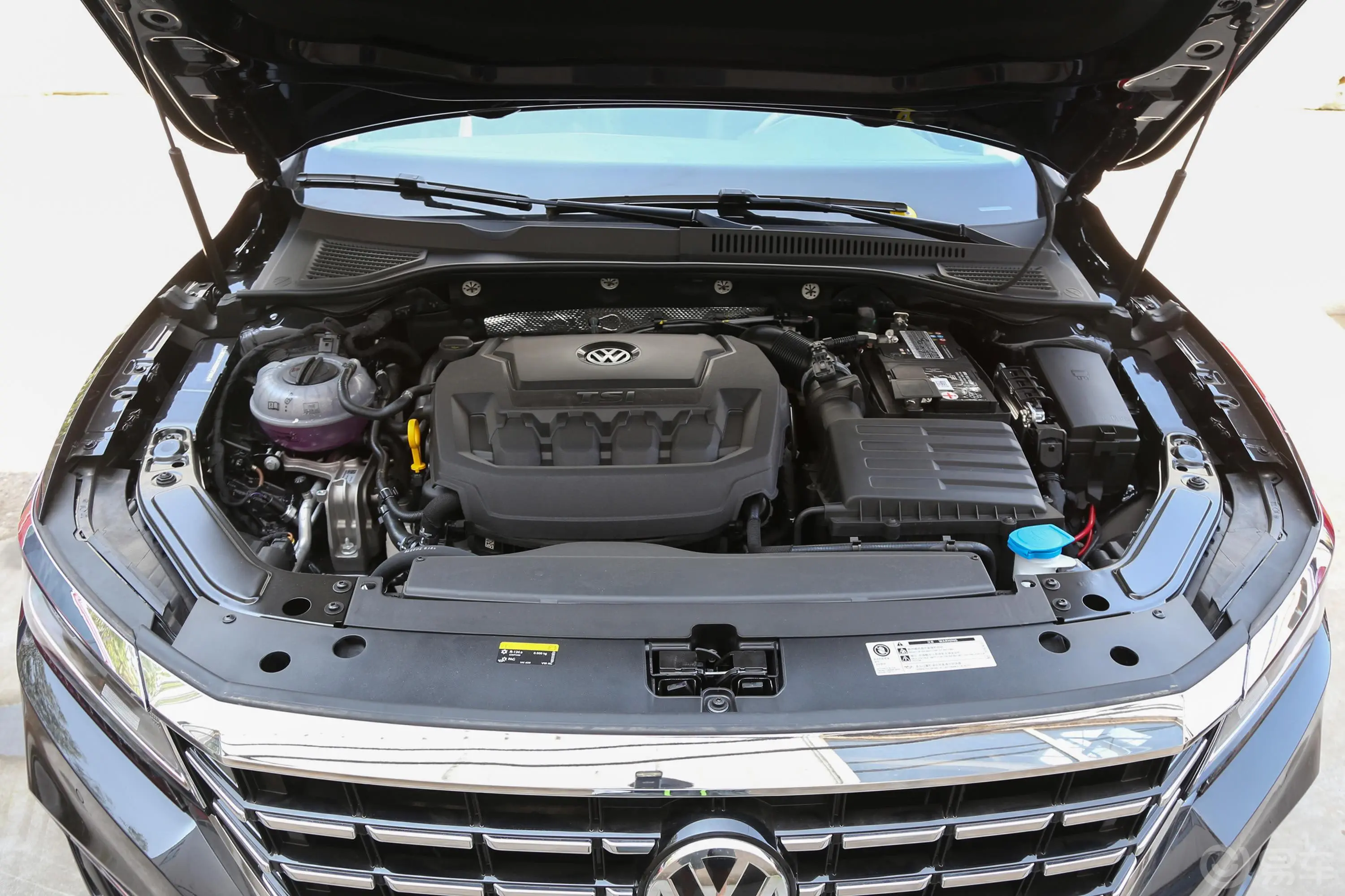帕萨特330TSI 双离合 豪华版 国VI外观