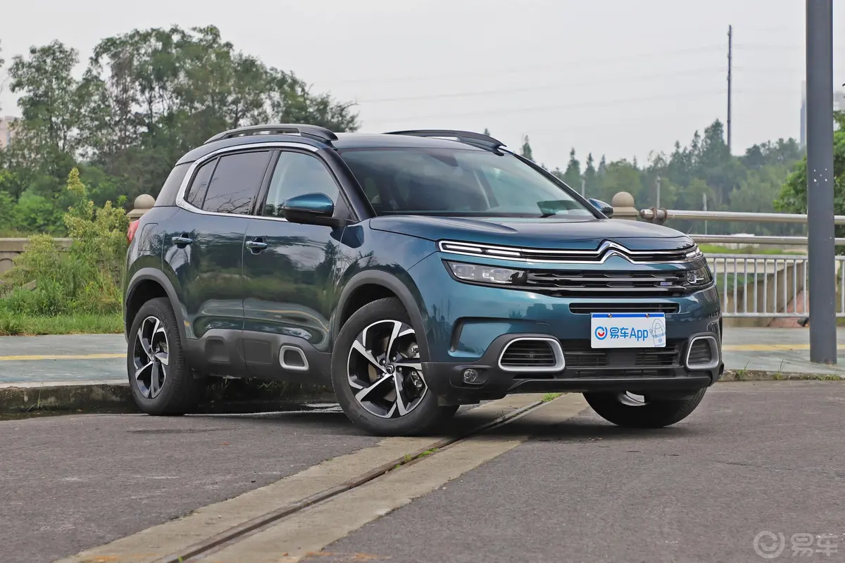 天逸 C5 AIRCROSS400THP 尊享型侧前45度车头向右水平