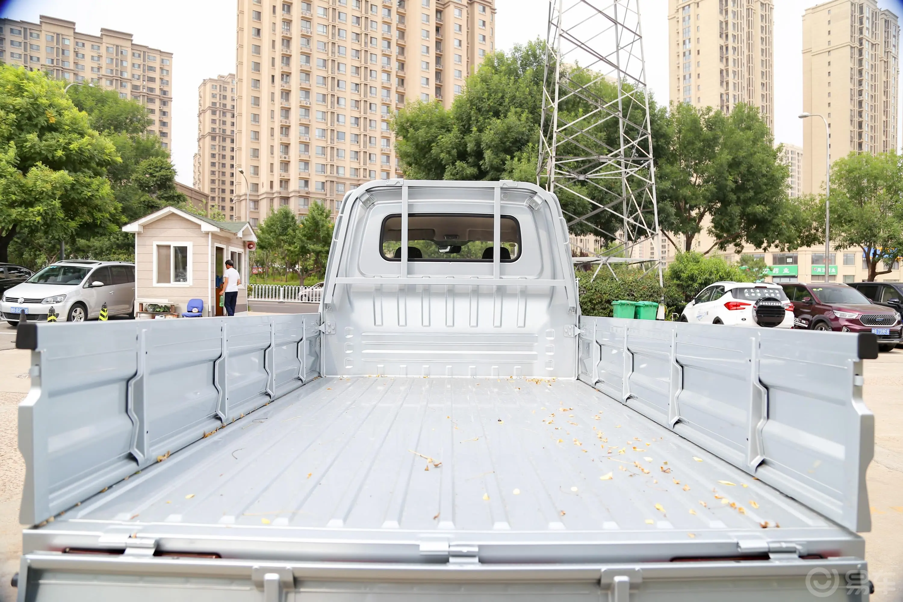 长安星卡1.5L 双排 货车标准版后备厢空间特写