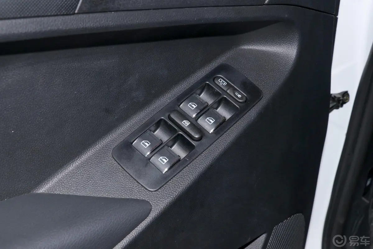 拓陆者E370周年 2.8T 手动 两驱 标箱高底盘 舒适版 柴油车窗调节整体