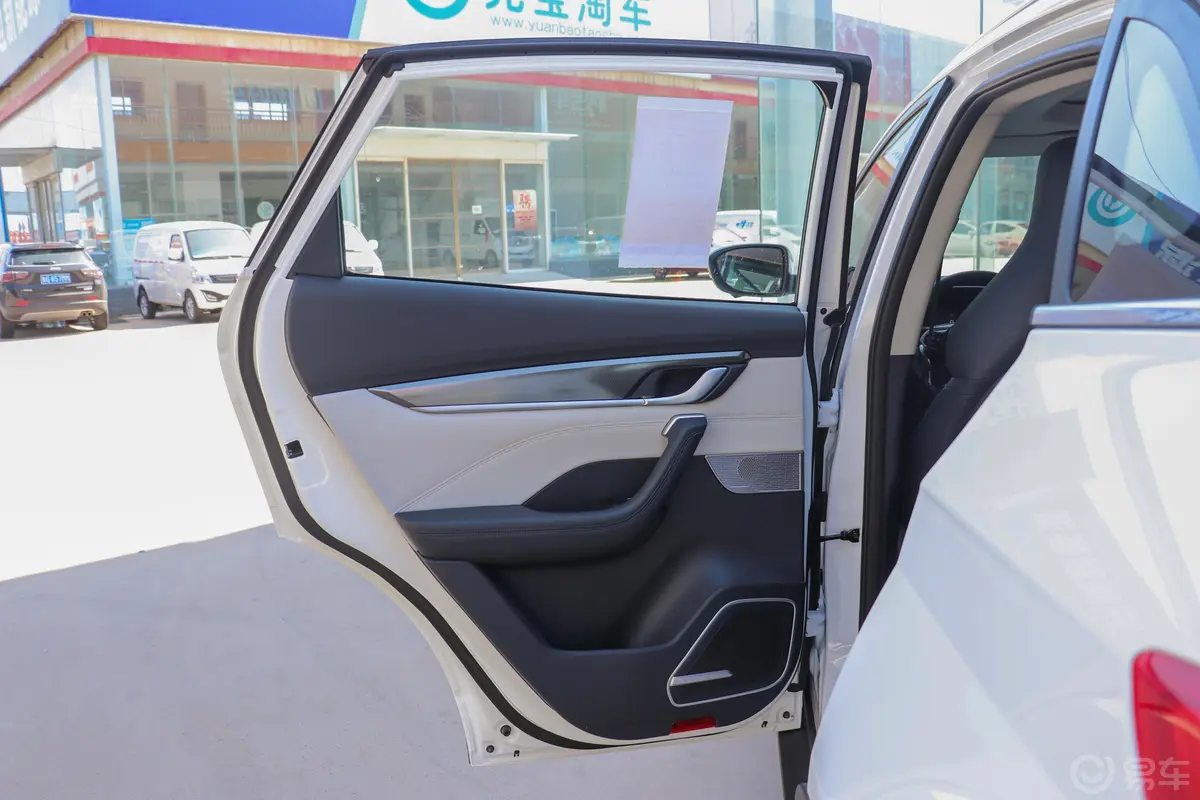 威马EX5EX5 智行2.0 Extra创新版400驾驶员侧后车门
