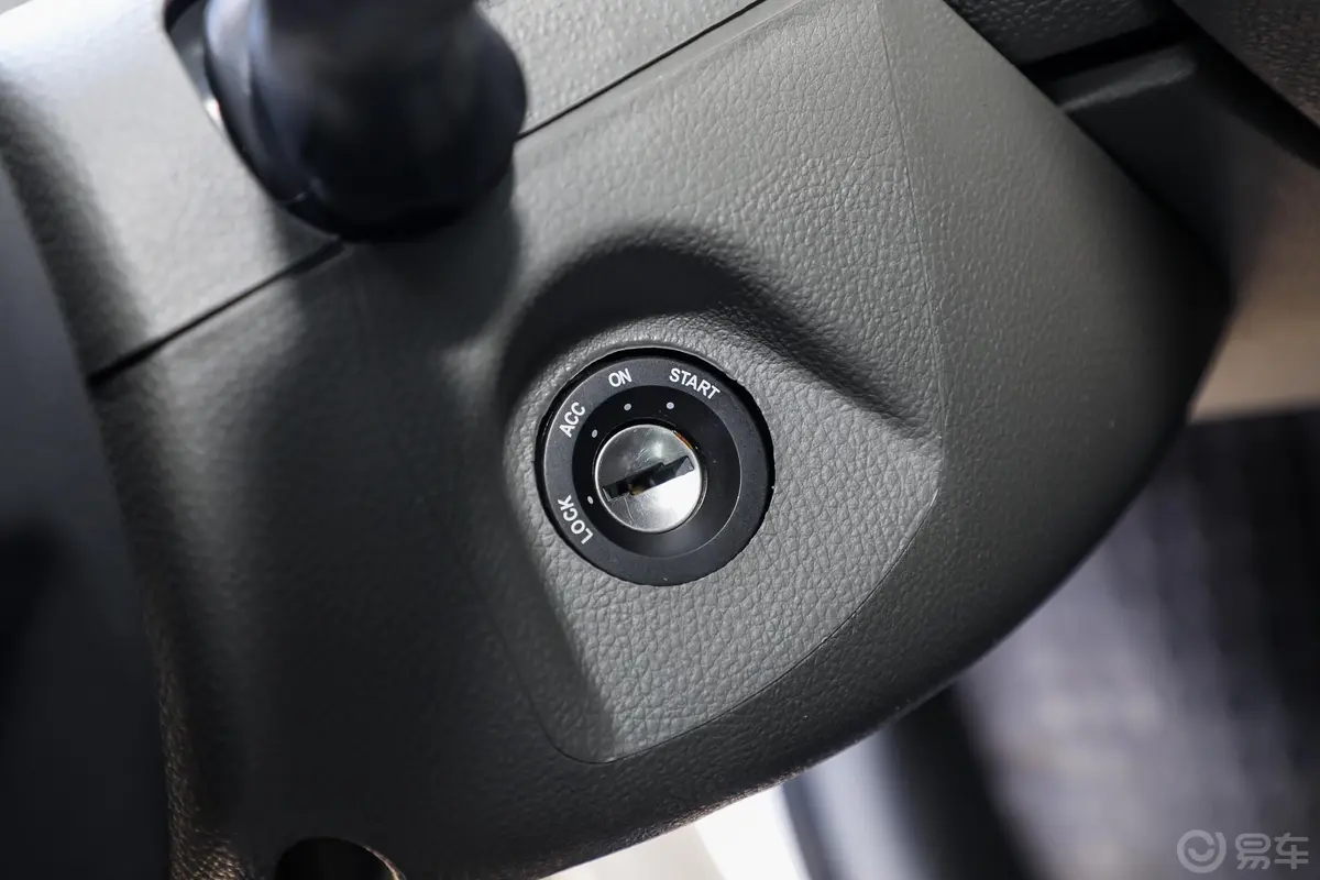新途EV80180km 物流车短轴中顶钥匙孔或一键启动按键
