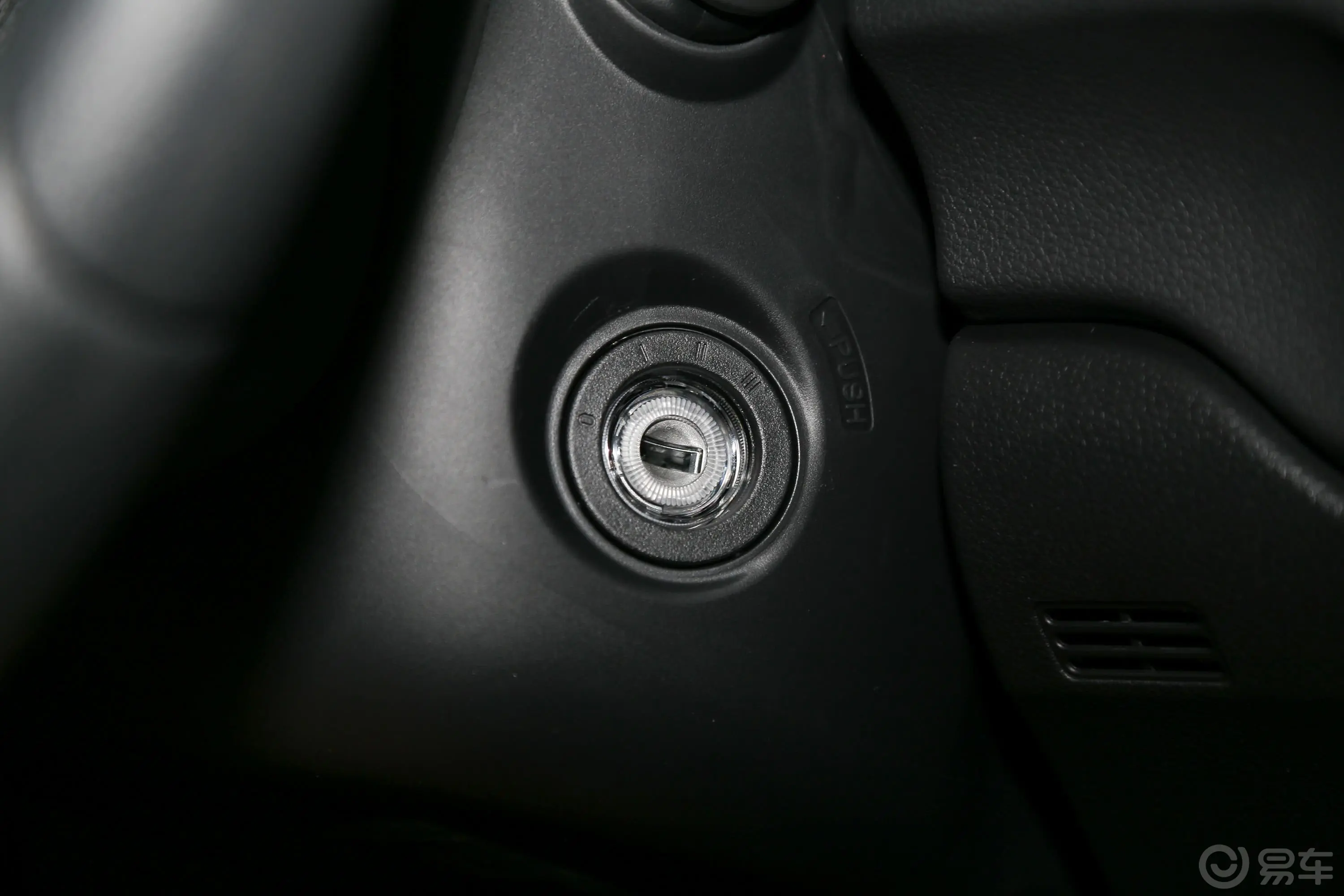 本田CR-V240TURBO CVT 两驱 舒适版 国VI钥匙孔或一键启动按键