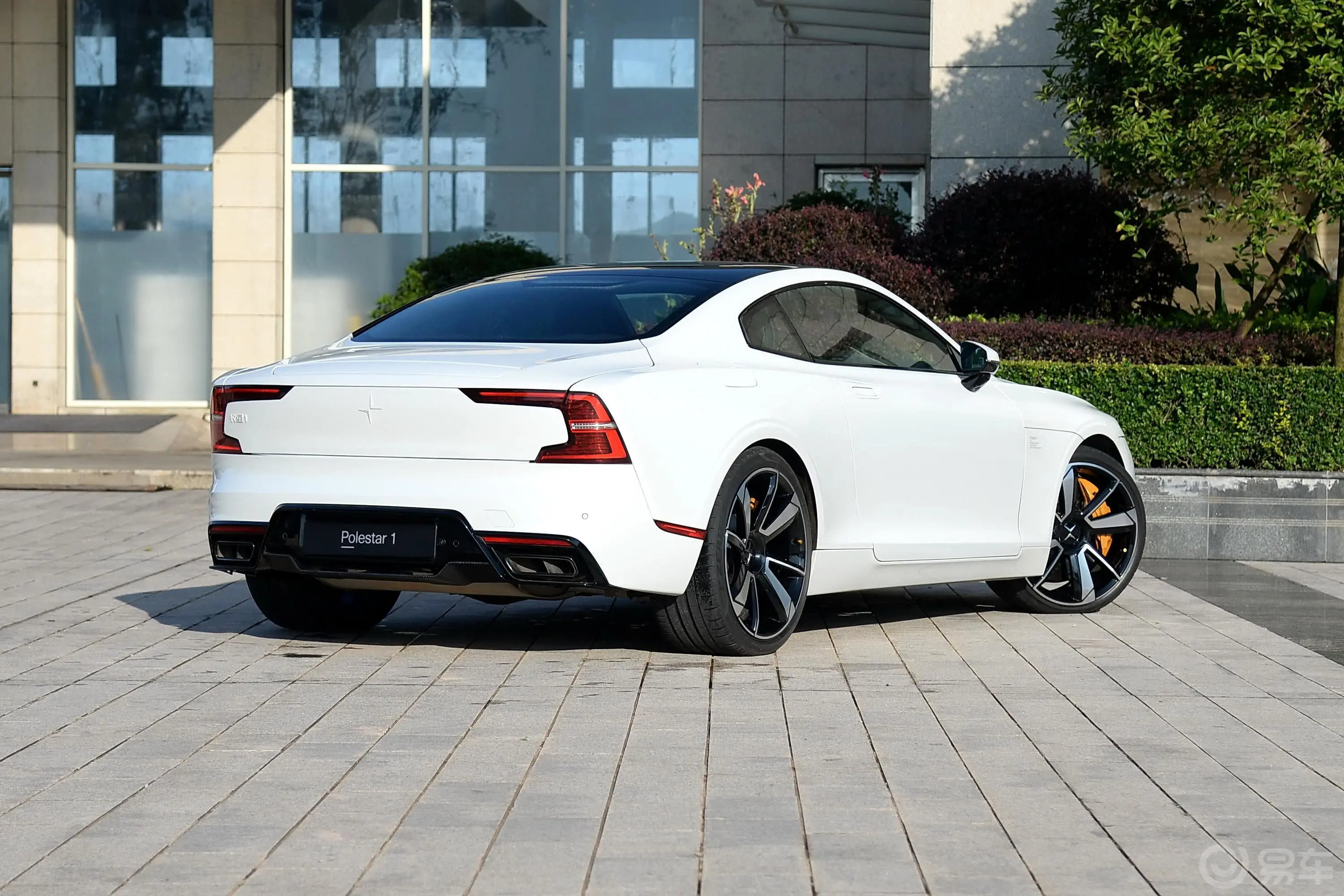 Polestar 12.0T 135km 标准型侧后45度车头向右水平