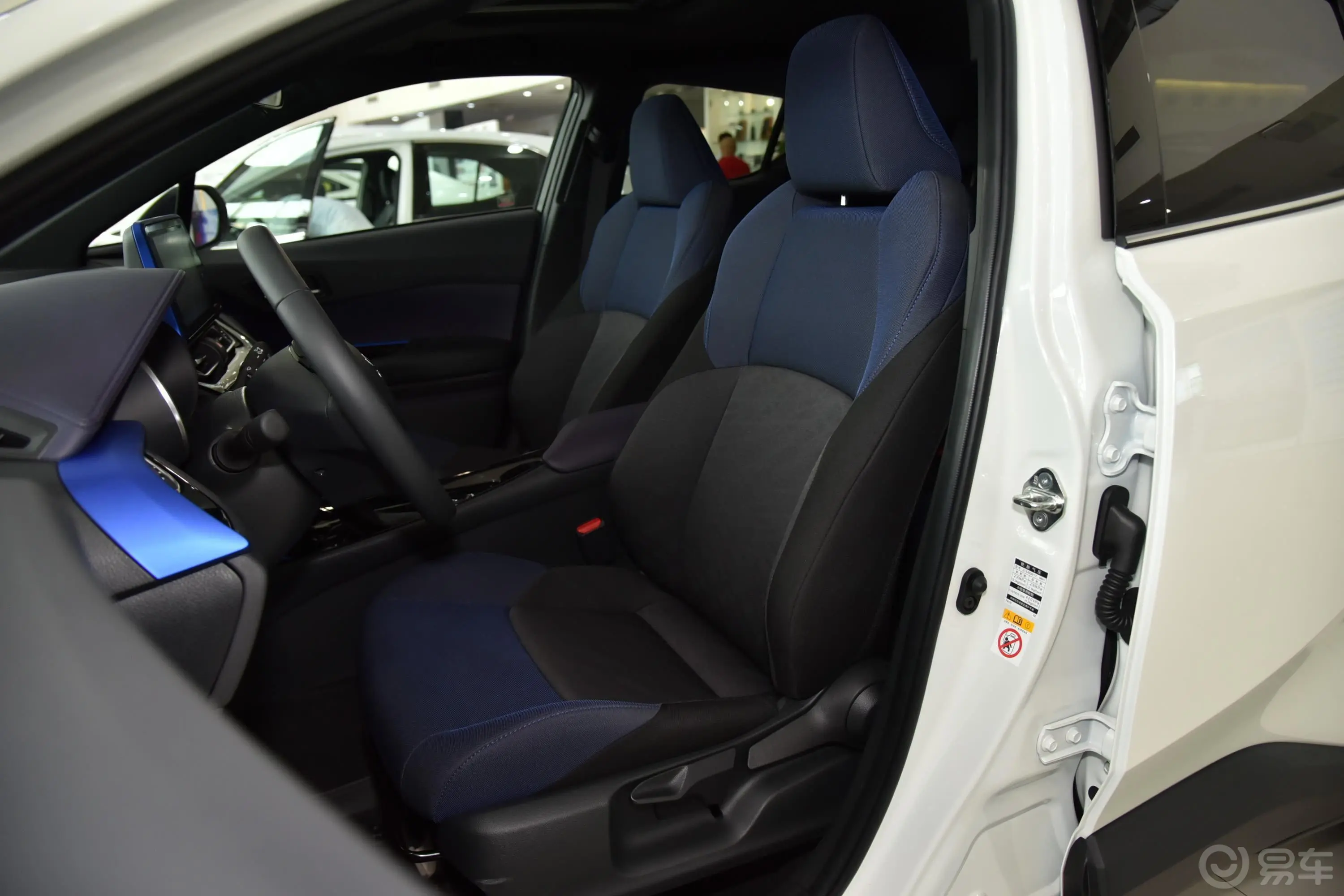 丰田C-HR2.0L CVT 豪华版 国VI驾驶员座椅