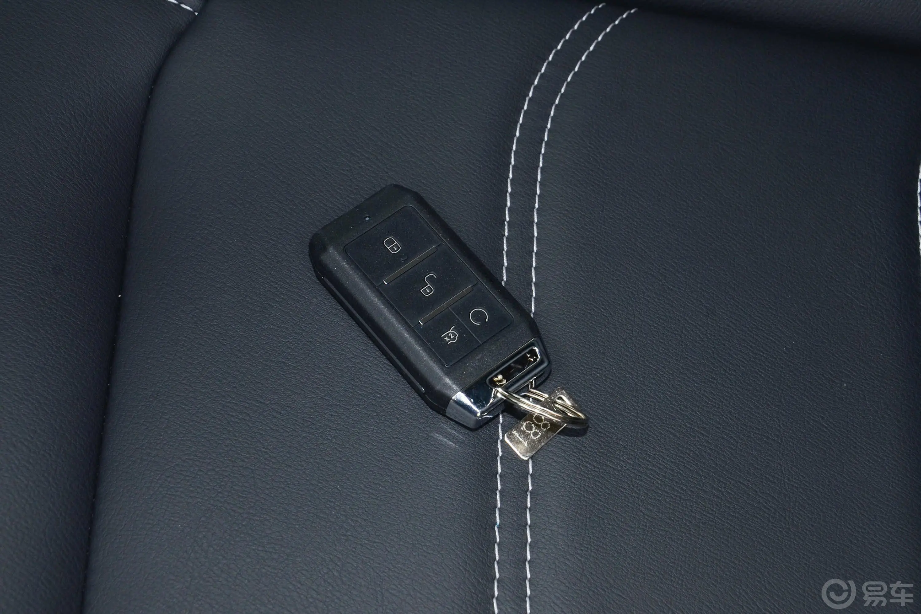 元新能源EV360 智联悦尚型钥匙正面