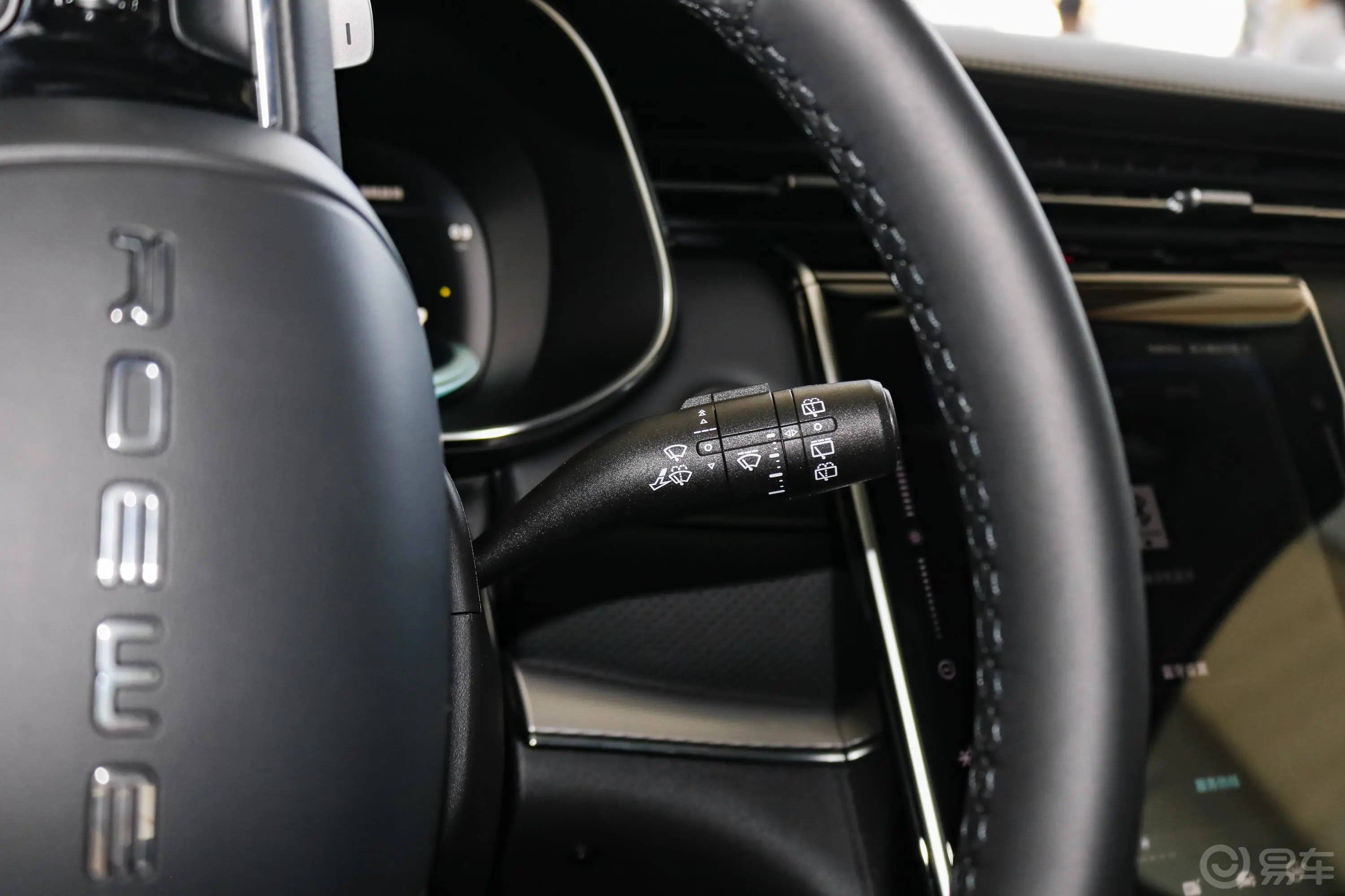 荣威RX5 MAX300TGI 手自一体 两驱 智能座舱旗舰版内饰