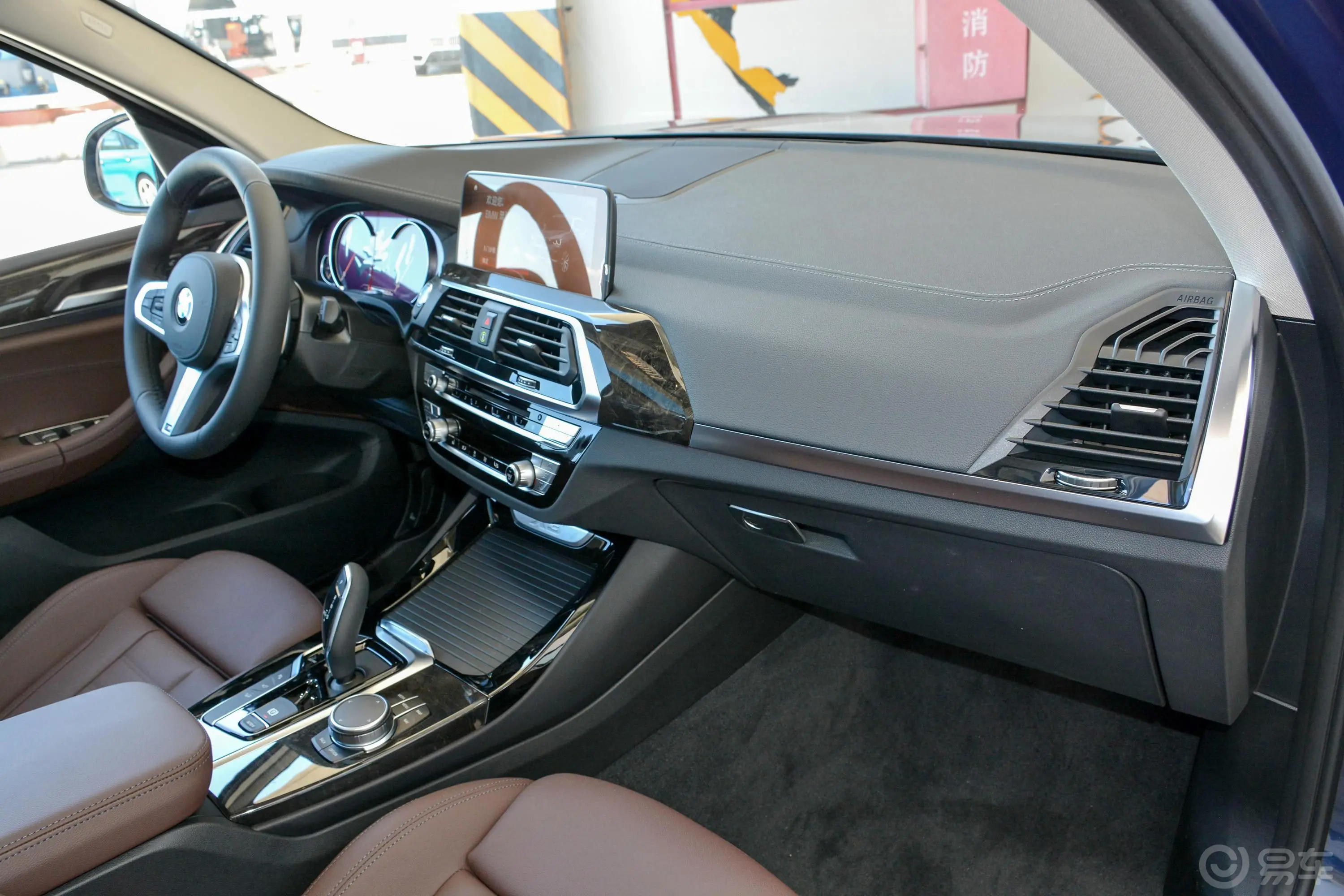 宝马X3xDrive 30i 领先版 M运动套装内饰全景副驾驶员方向