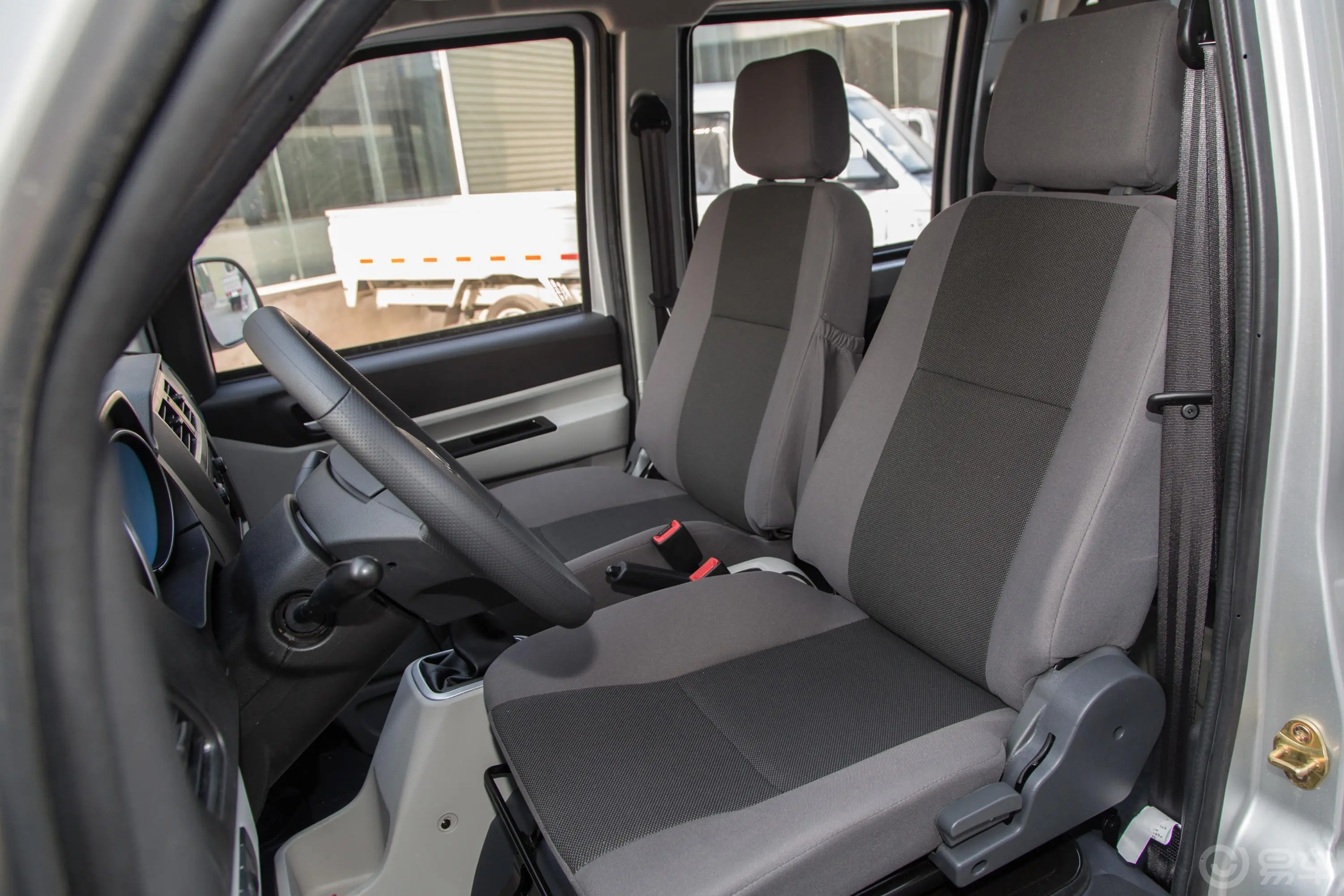 优劲1.5L 双排栏板 舒适型DAM15KR 国VI驾驶员座椅